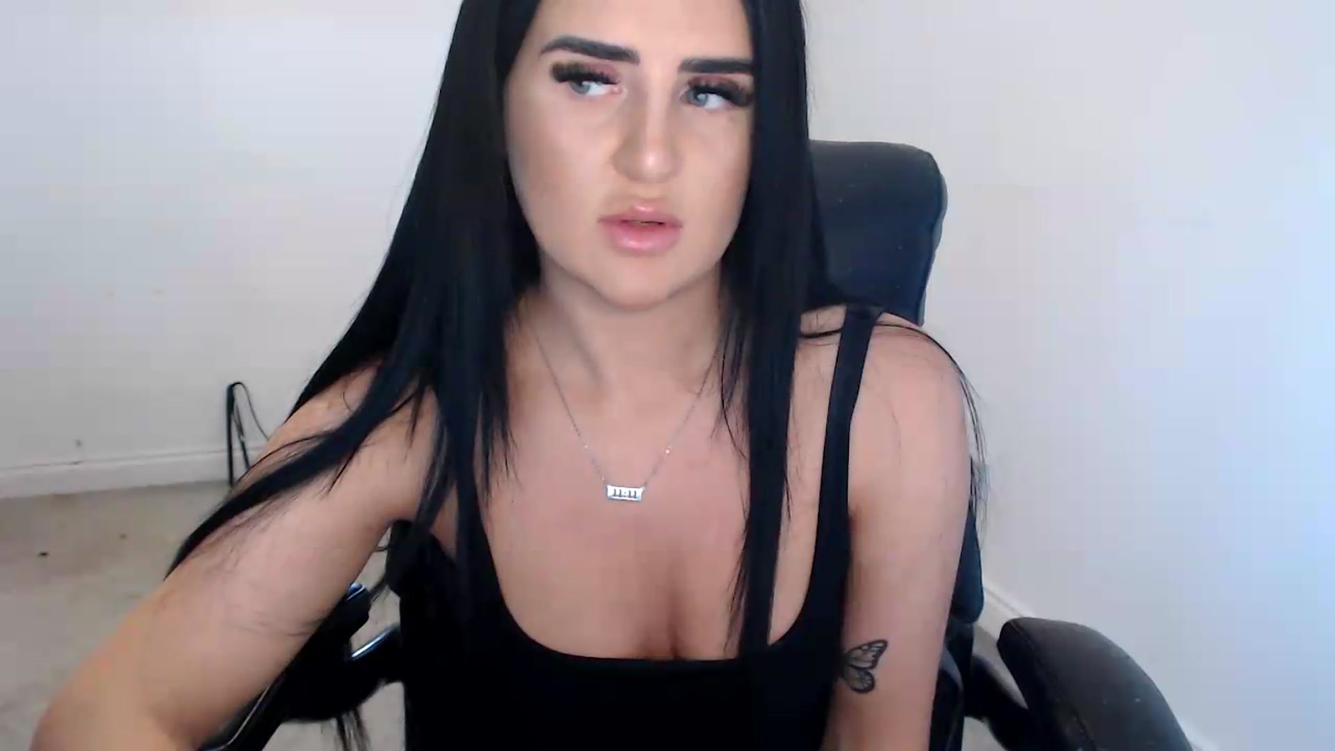 Gallery image thumbnail from Crystal_MFC's myfreecams stream on, 08/23/2026, 14:08 image 10 of 20