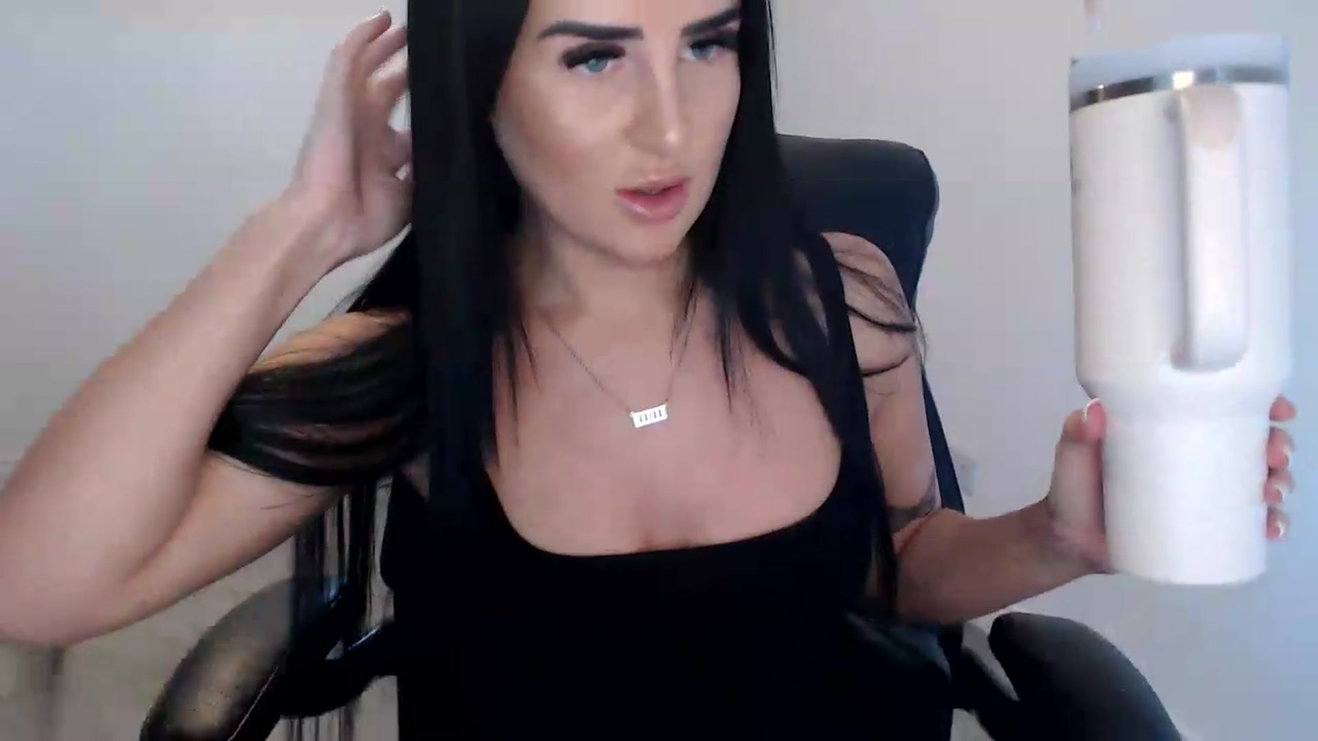 Gallery image thumbnail from Crystal_MFC's myfreecams stream on, 08/23/2026, 14:08 image 7 of 20