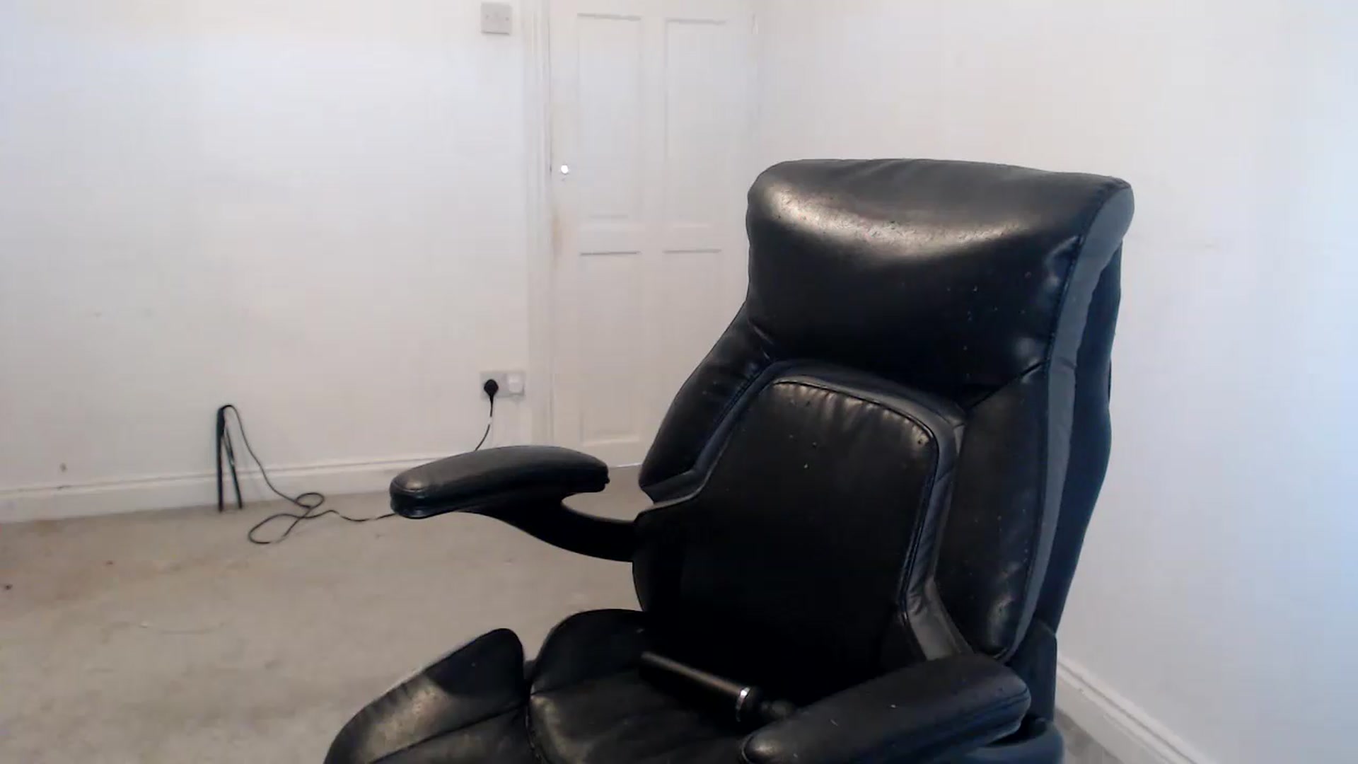 Gallery image thumbnail from Crystal_MFC's myfreecams stream on, 08/23/2026, 16:43 image 19 of 20