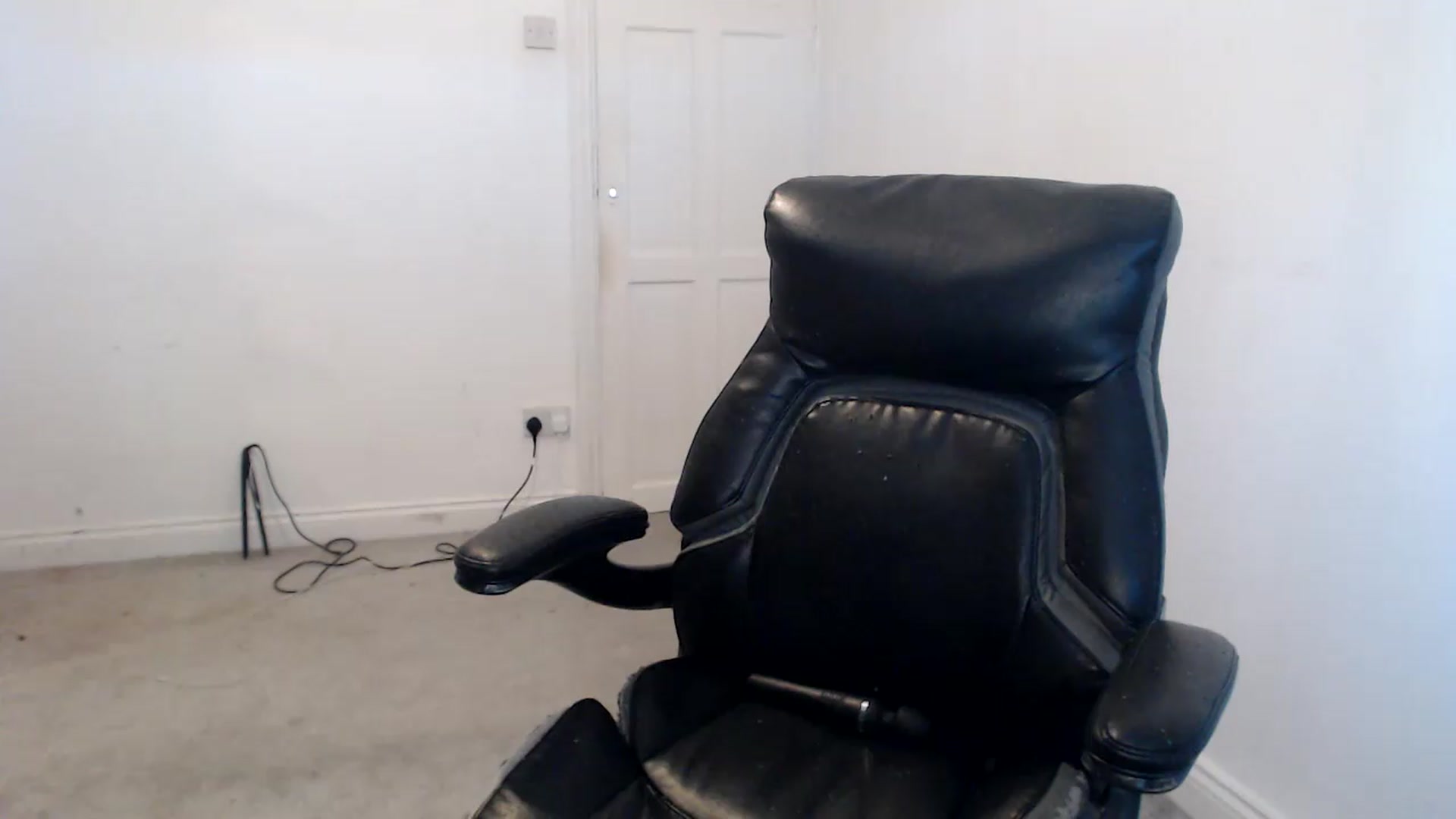 Gallery image thumbnail from Crystal_MFC's myfreecams stream on, 08/23/2026, 16:43 image 12 of 20