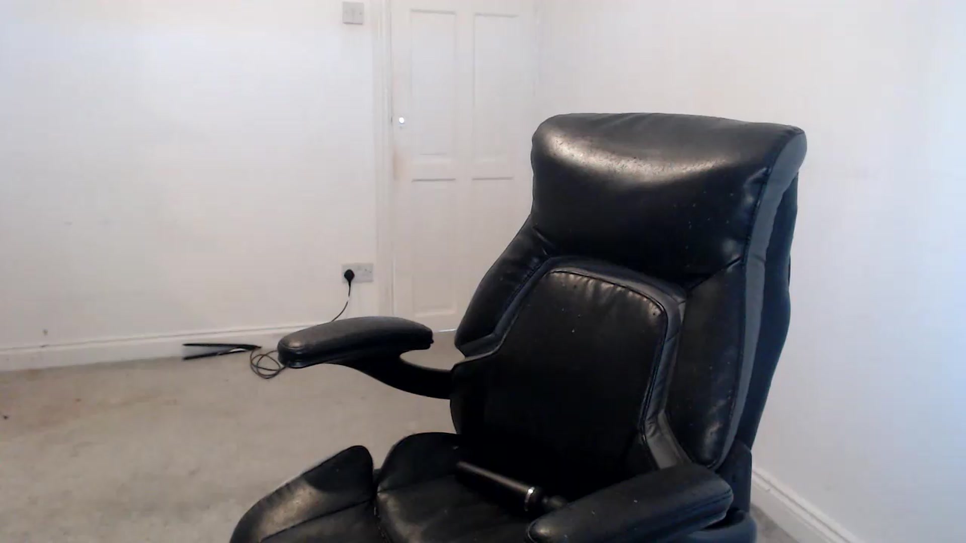 Gallery image thumbnail from Crystal_MFC's myfreecams stream on, 08/23/2026, 16:43 image 20 of 20