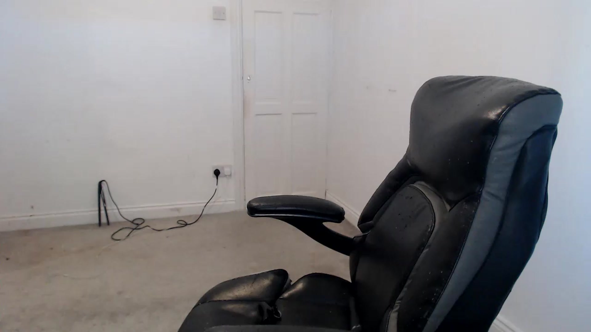 Gallery image thumbnail from Crystal_MFC's myfreecams stream on, 08/23/2026, 16:43 image 13 of 20