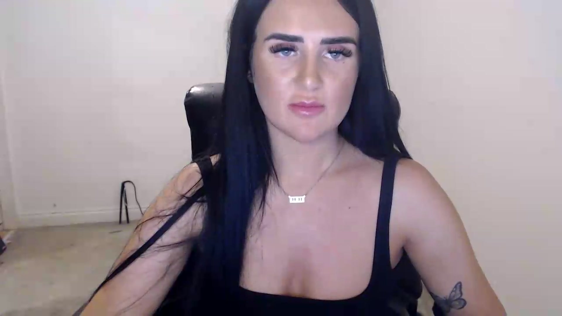 Gallery image thumbnail from Crystal_MFC's myfreecams stream on, 08/24/2026, 20:55 image 11 of 20