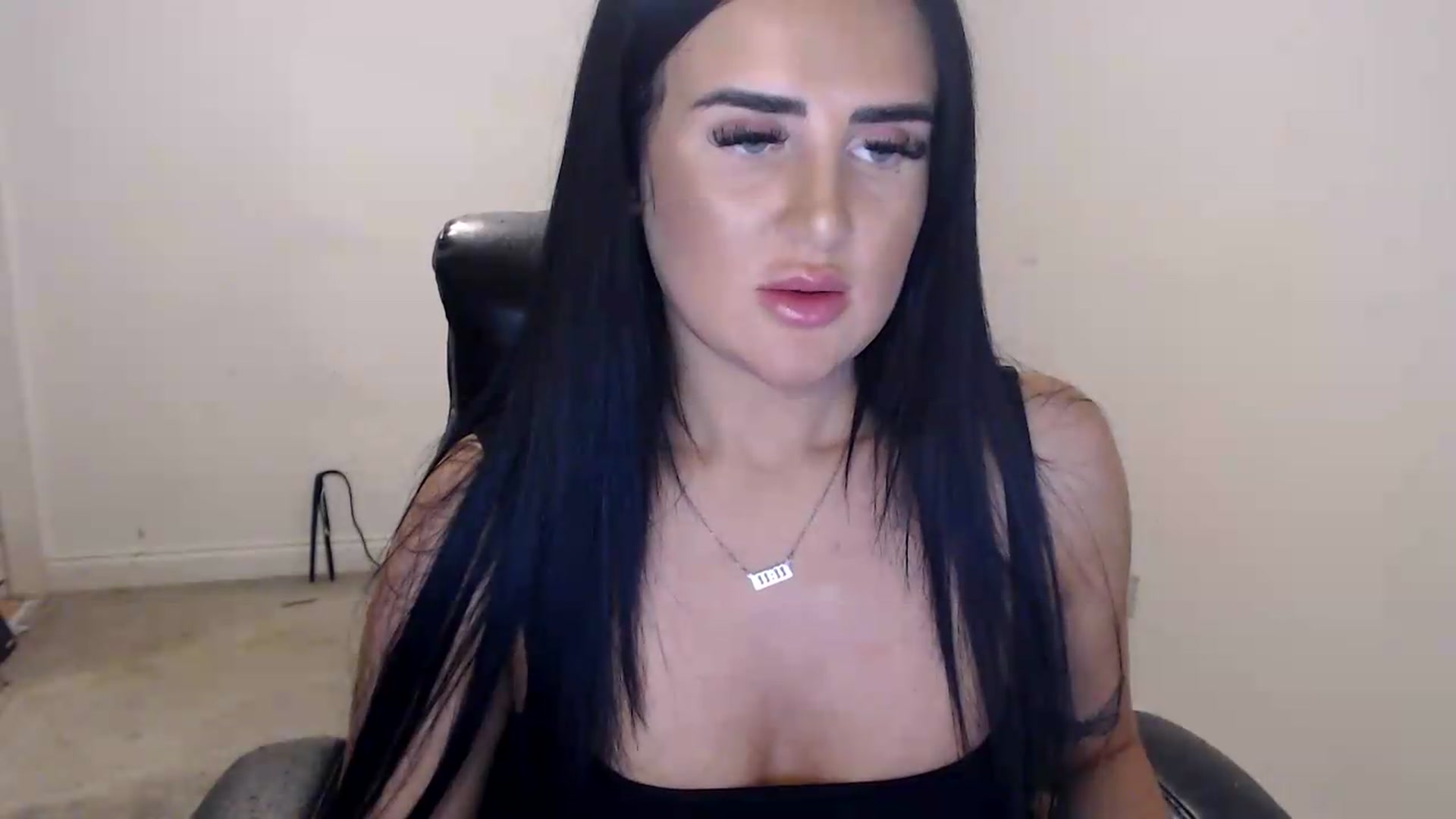 Gallery image thumbnail from Crystal_MFC's myfreecams stream on, 08/24/2026, 20:55 image 3 of 20