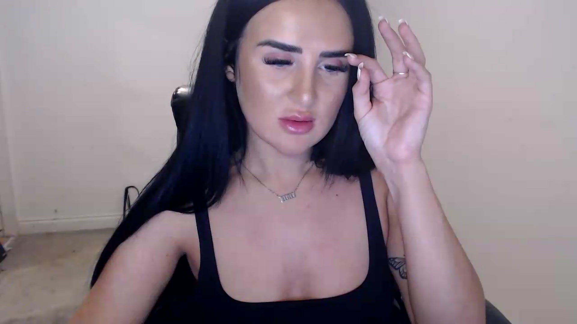 Gallery image thumbnail from Crystal_MFC's myfreecams stream on, 08/24/2026, 20:55 image 4 of 20