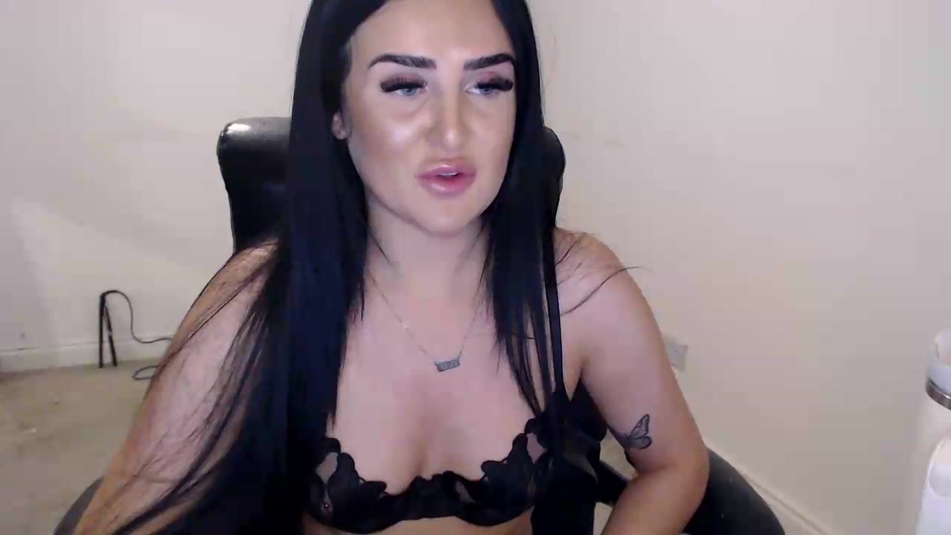 Gallery image thumbnail from Crystal_MFC's myfreecams stream on, 08/31/2026, 20:49 image 10 of 20