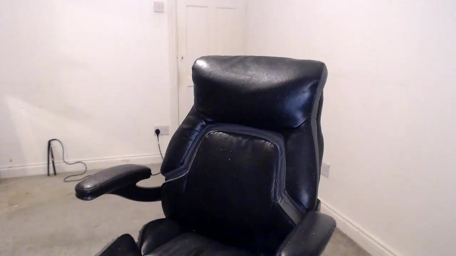 Gallery image thumbnail from Crystal_MFC's myfreecams stream on, 08/31/2026, 20:49 image 11 of 20