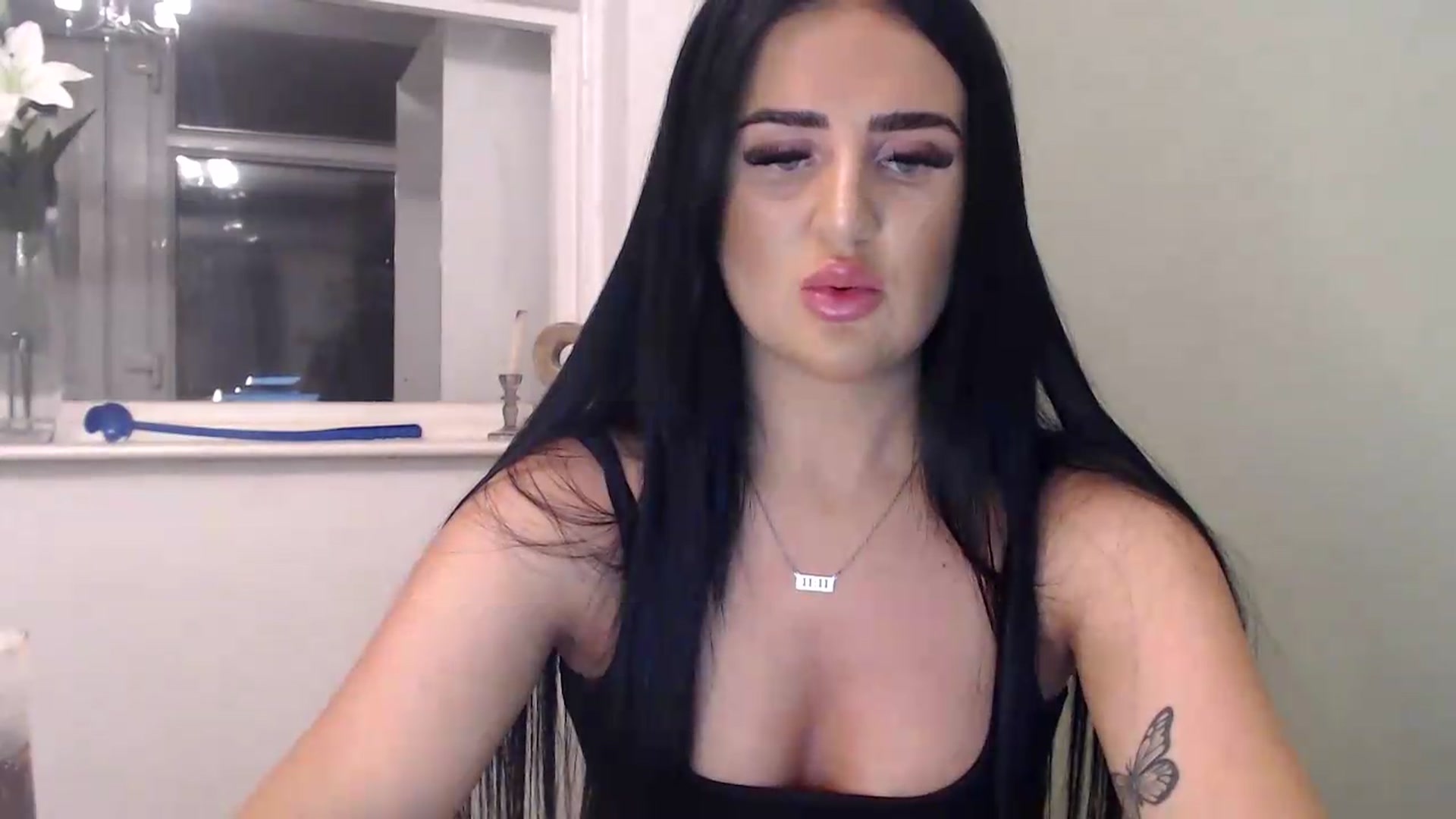 Gallery image thumbnail from Crystal_MFC's myfreecams stream on, 09/01/2026, 22:07 image 8 of 20