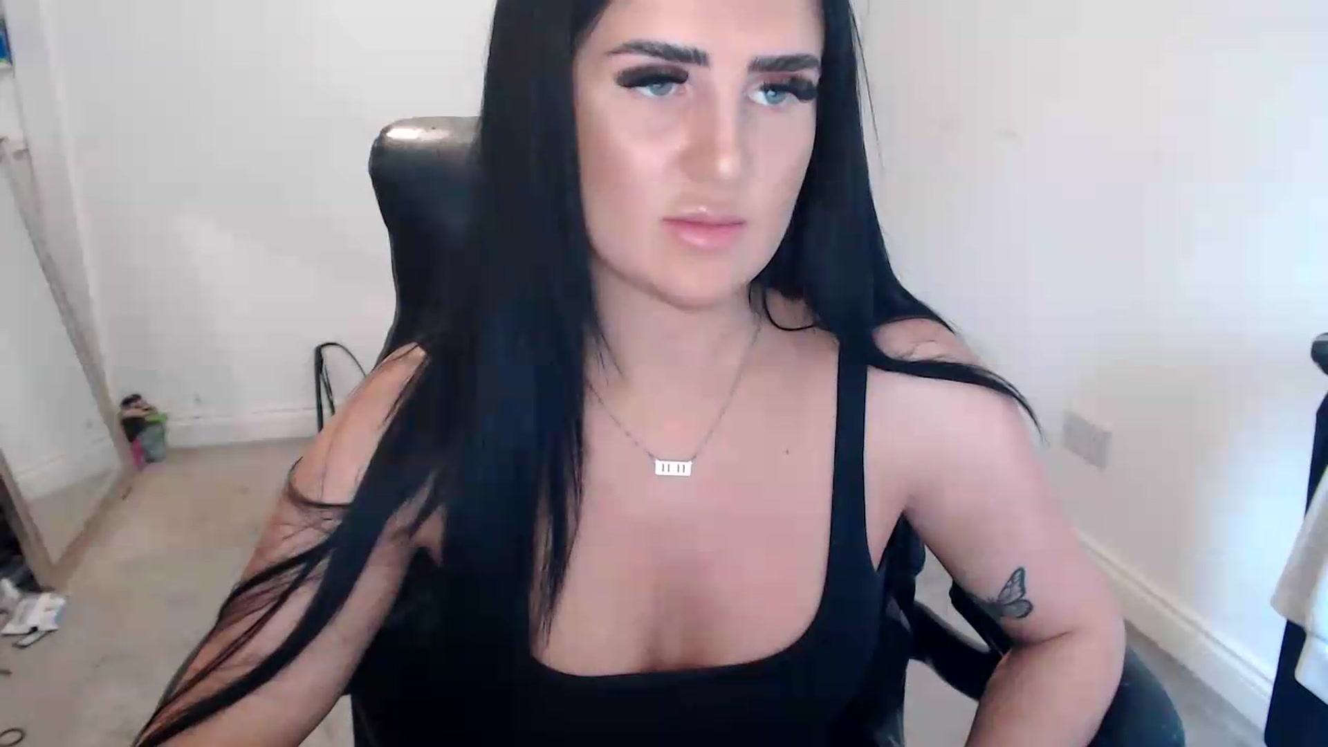 Gallery image thumbnail from Crystal_MFC's myfreecams stream on, 09/04/2026, 12:56 image 14 of 20