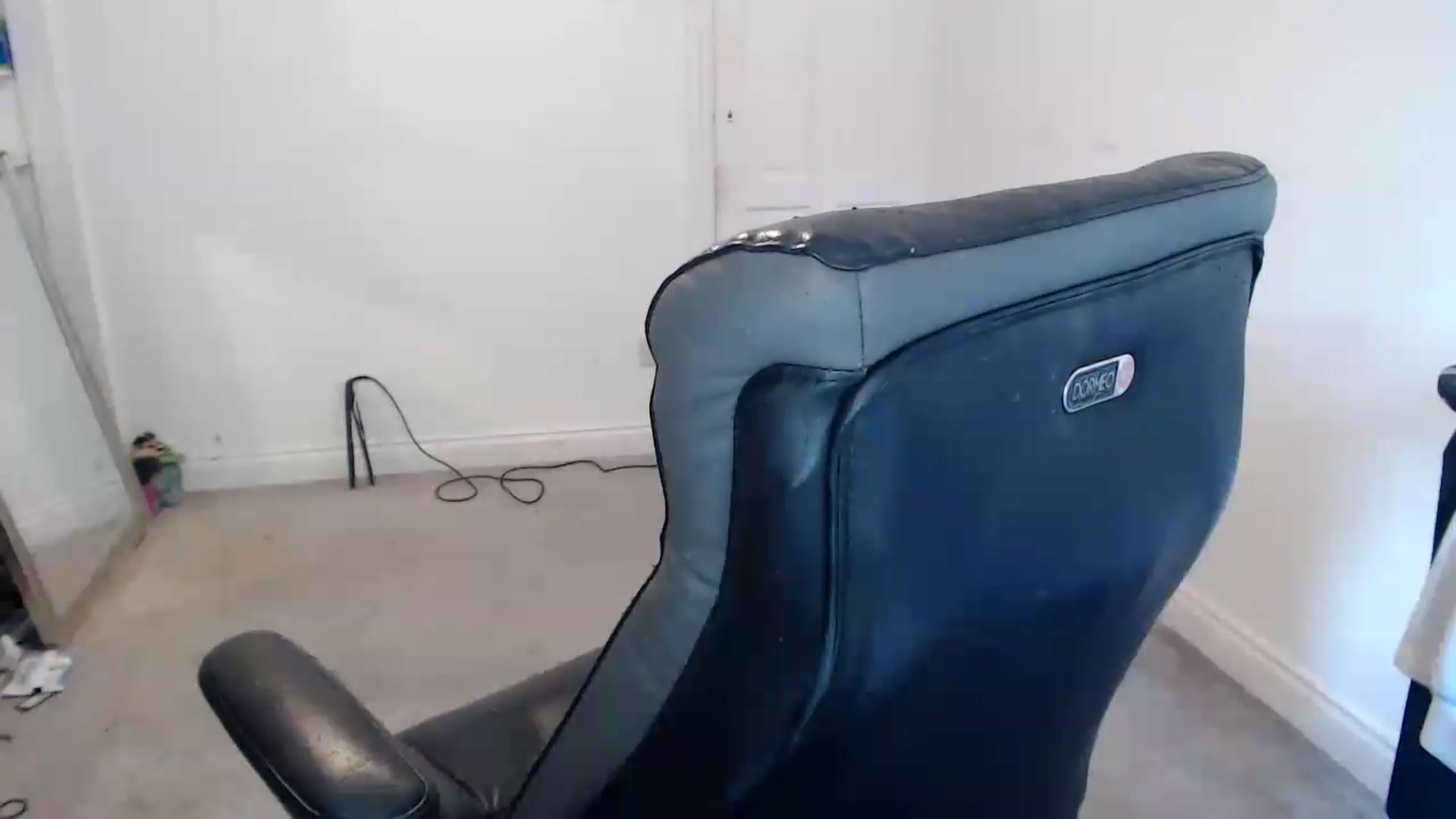 Gallery image thumbnail from Crystal_MFC's myfreecams stream on, 09/04/2026, 12:56 image 13 of 20