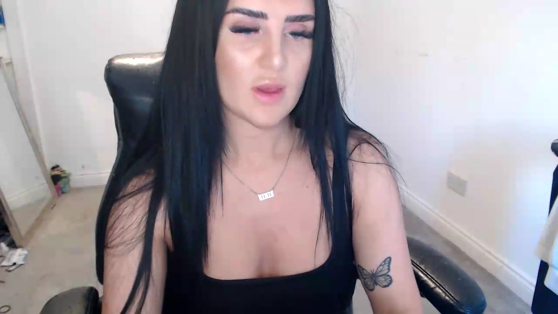 Gallery image thumbnail from Crystal_MFC's myfreecams stream on, 09/04/2026, 13:38 image 9 of 20