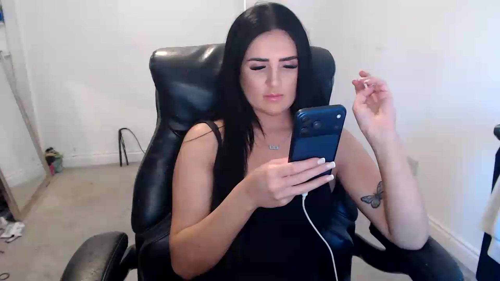 Gallery image thumbnail from Crystal_MFC's myfreecams stream on, 09/04/2026, 13:38 image 18 of 20