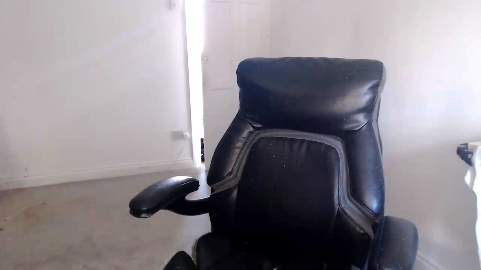 Gallery image thumbnail from Crystal_MFC's myfreecams stream on, 09/08/2026, 13:19 image 20 of 20