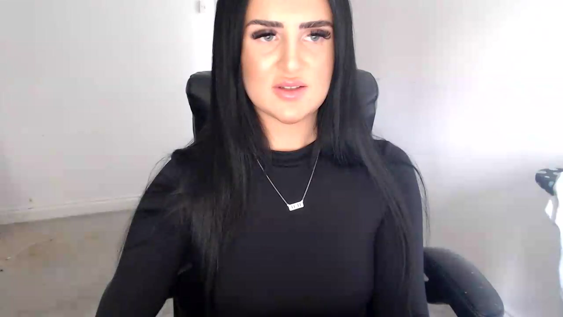 Gallery image thumbnail from Crystal_MFC's myfreecams stream on, 09/08/2026, 13:19 image 10 of 20