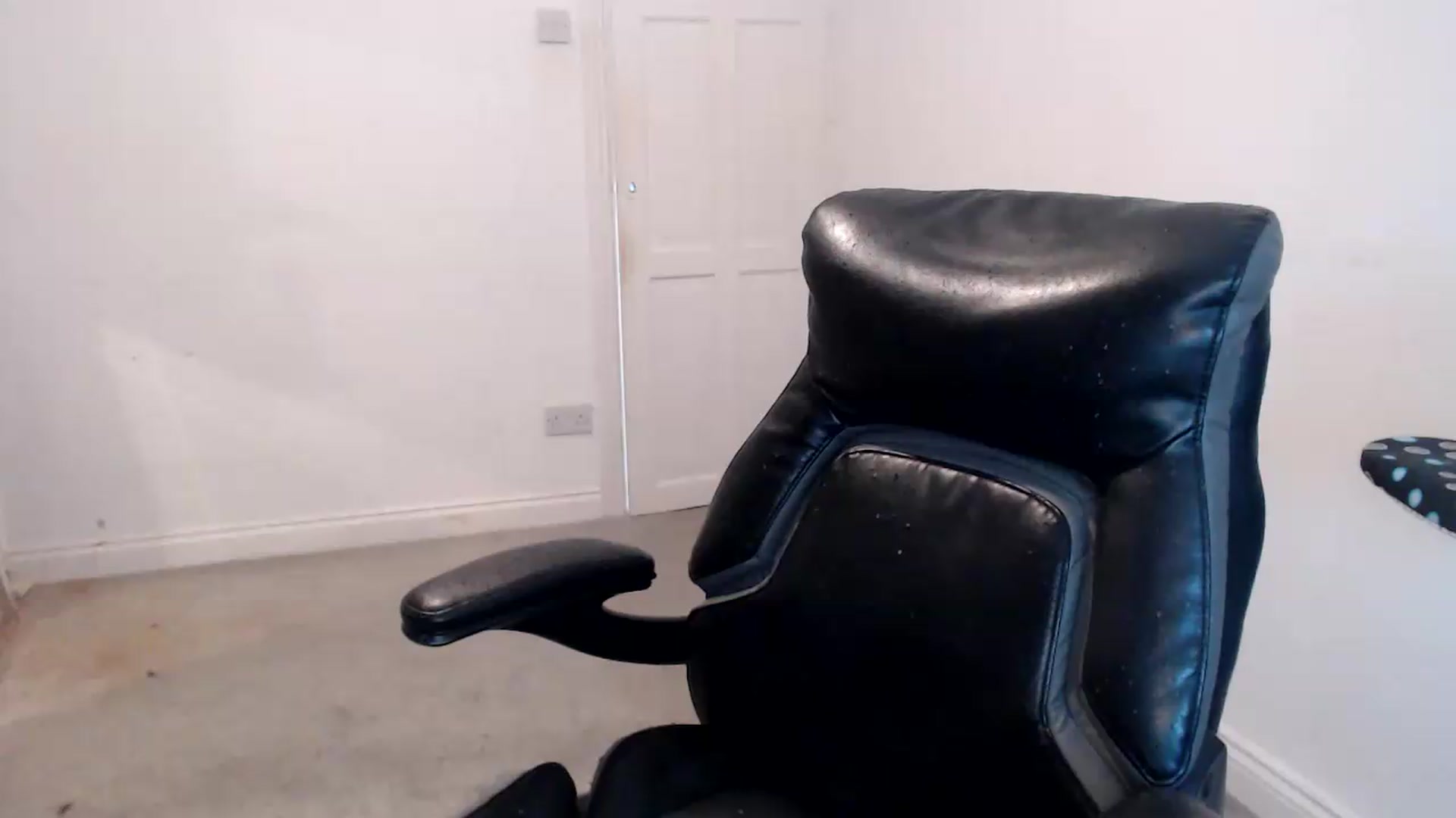 Gallery image thumbnail from Crystal_MFC's myfreecams stream on, 09/09/2026, 13:52 image 1 of 20