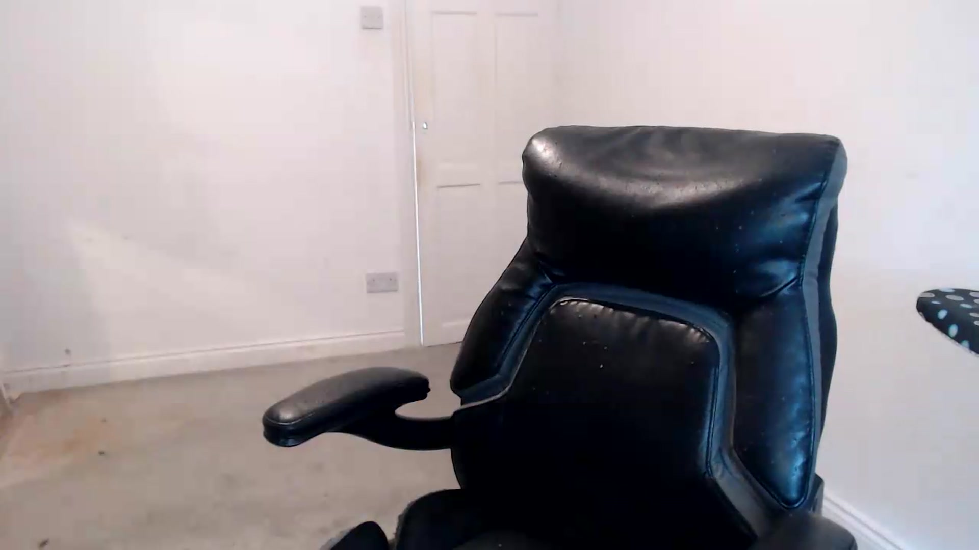 Gallery image thumbnail from Crystal_MFC's myfreecams stream on, 09/09/2026, 13:52 image 2 of 20