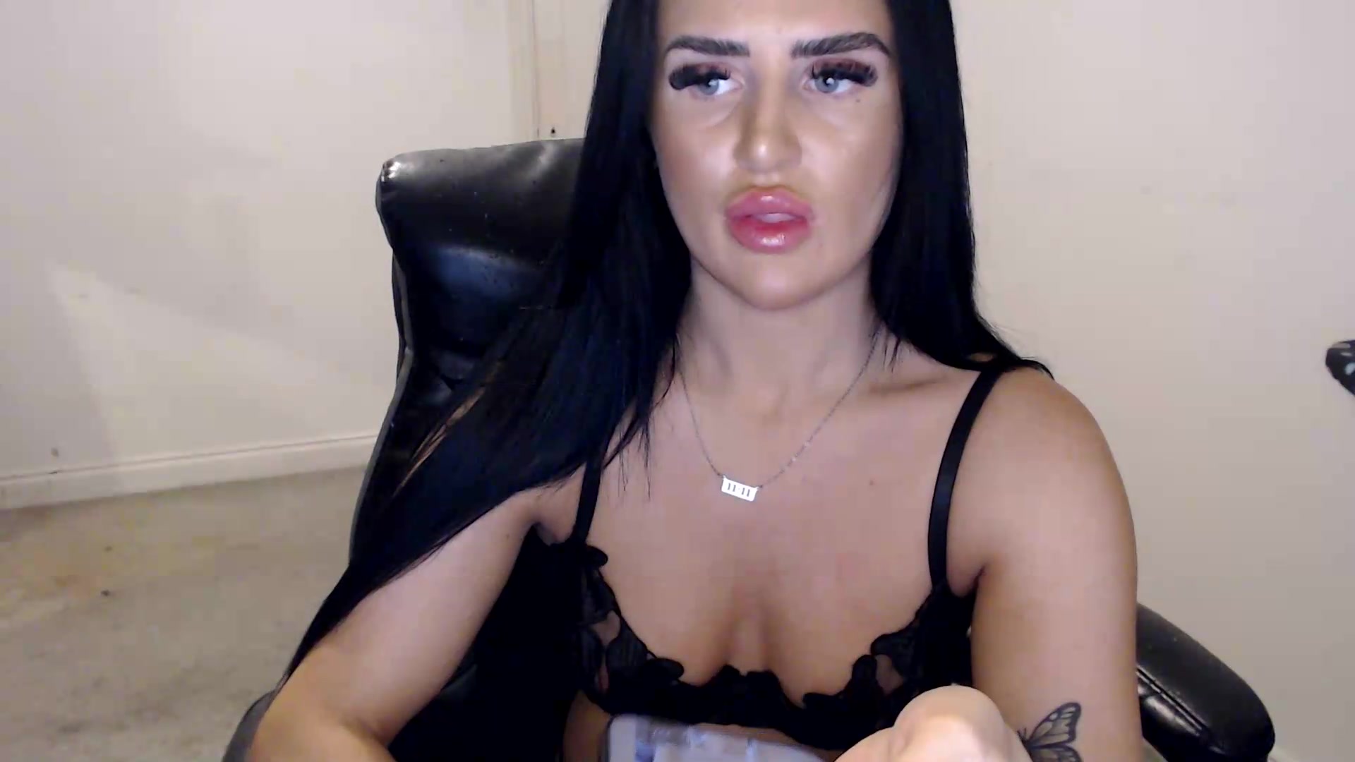 Gallery image thumbnail from Crystal_MFC's myfreecams stream on, 09/09/2026, 20:10 image 20 of 20