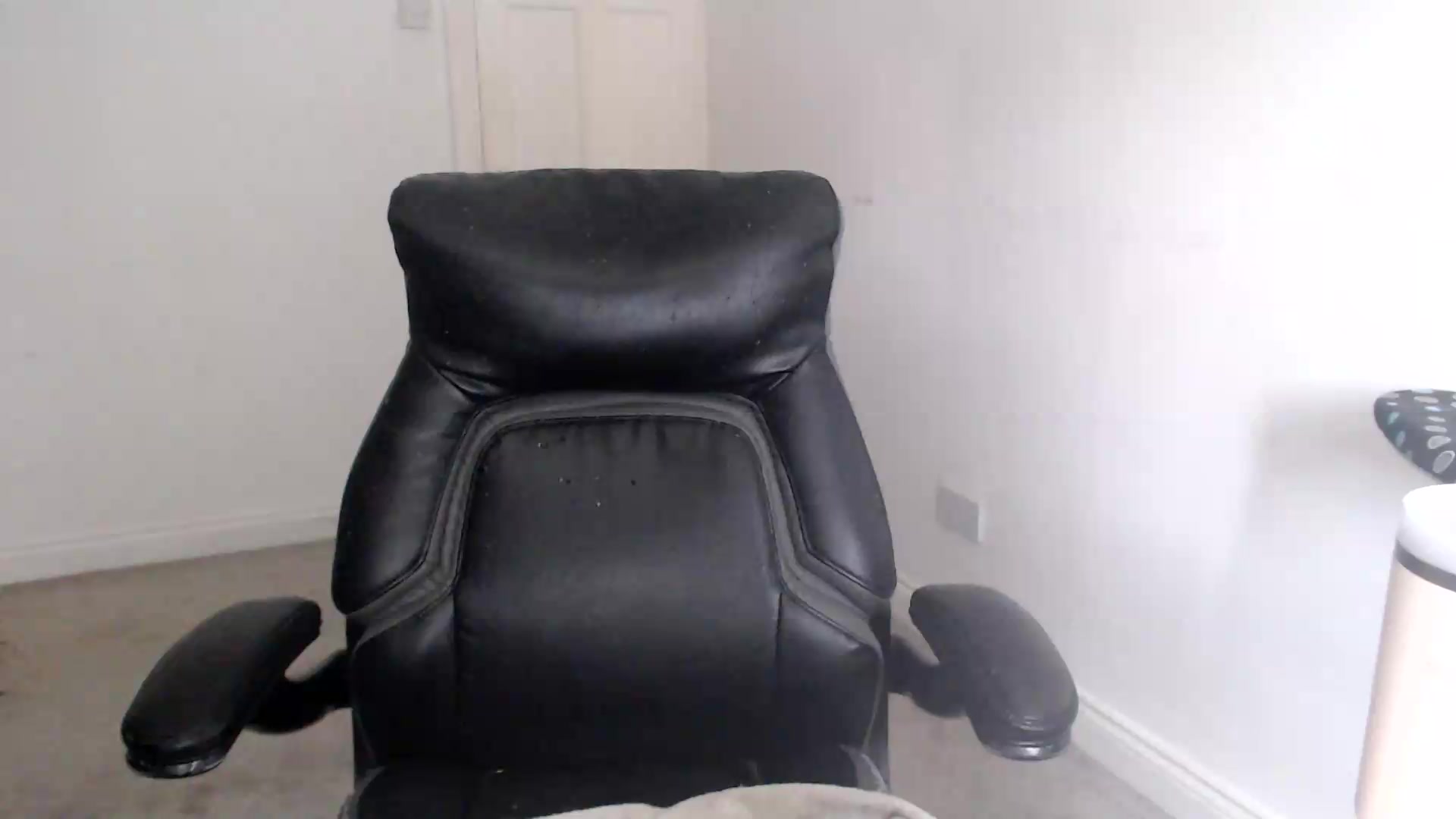Gallery image thumbnail from Crystal_MFC's myfreecams stream on, 09/12/2026, 14:08 image 13 of 20