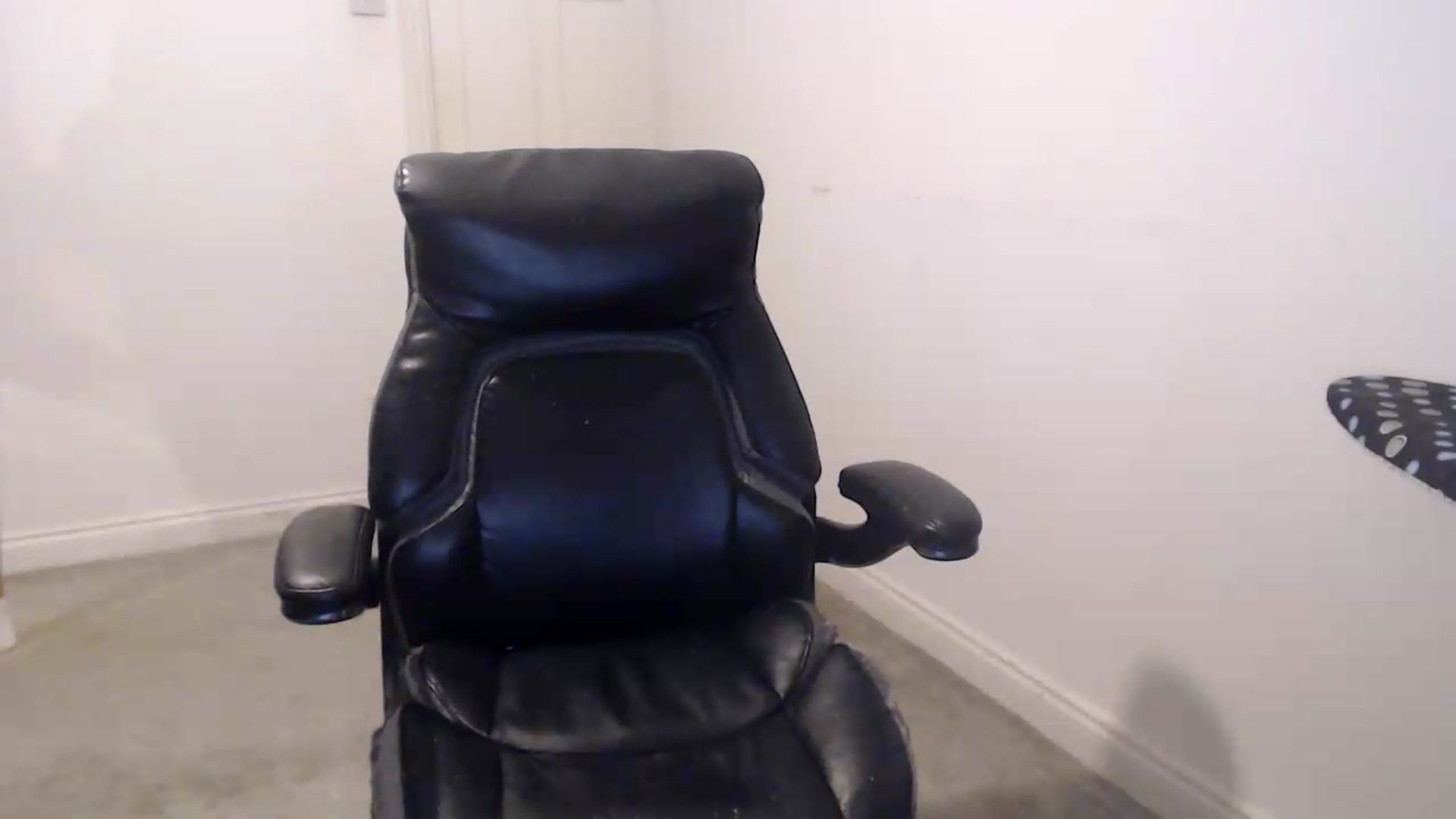 Gallery image thumbnail from Crystal_MFC's myfreecams stream on, 09/12/2026, 22:59 image 8 of 20