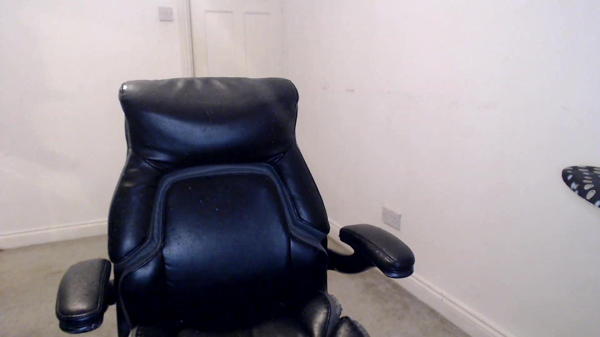 Gallery image thumbnail from Crystal_MFC's myfreecams stream on, 09/14/2026, 21:22 image 3 of 20