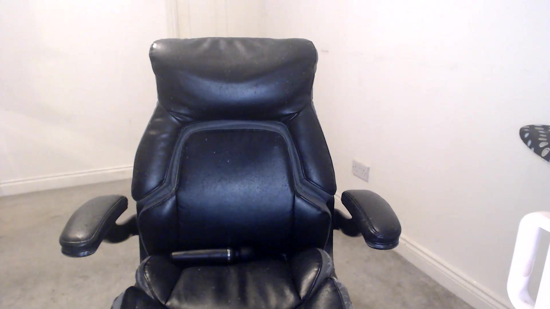 Gallery image thumbnail from Crystal_MFC's myfreecams stream on, 09/15/2026, 21:58 image 12 of 20