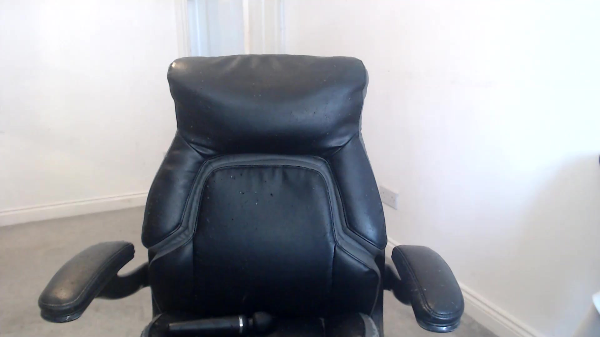 Gallery image thumbnail from Crystal_MFC's myfreecams stream on, 09/17/2026, 12:42 image 17 of 20
