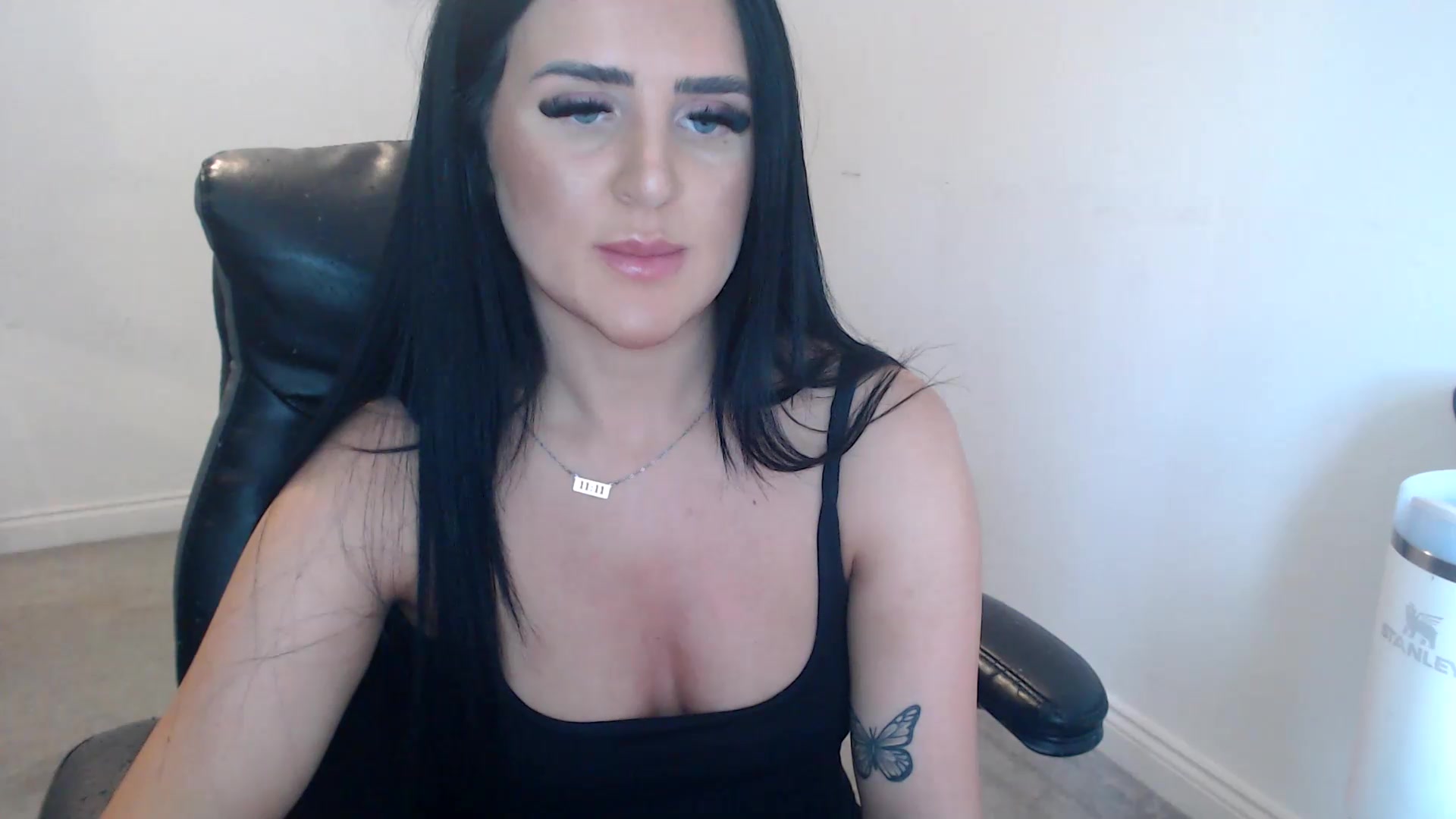 Gallery image thumbnail from Crystal_MFC's myfreecams stream on, 09/17/2026, 13:57 image 8 of 20