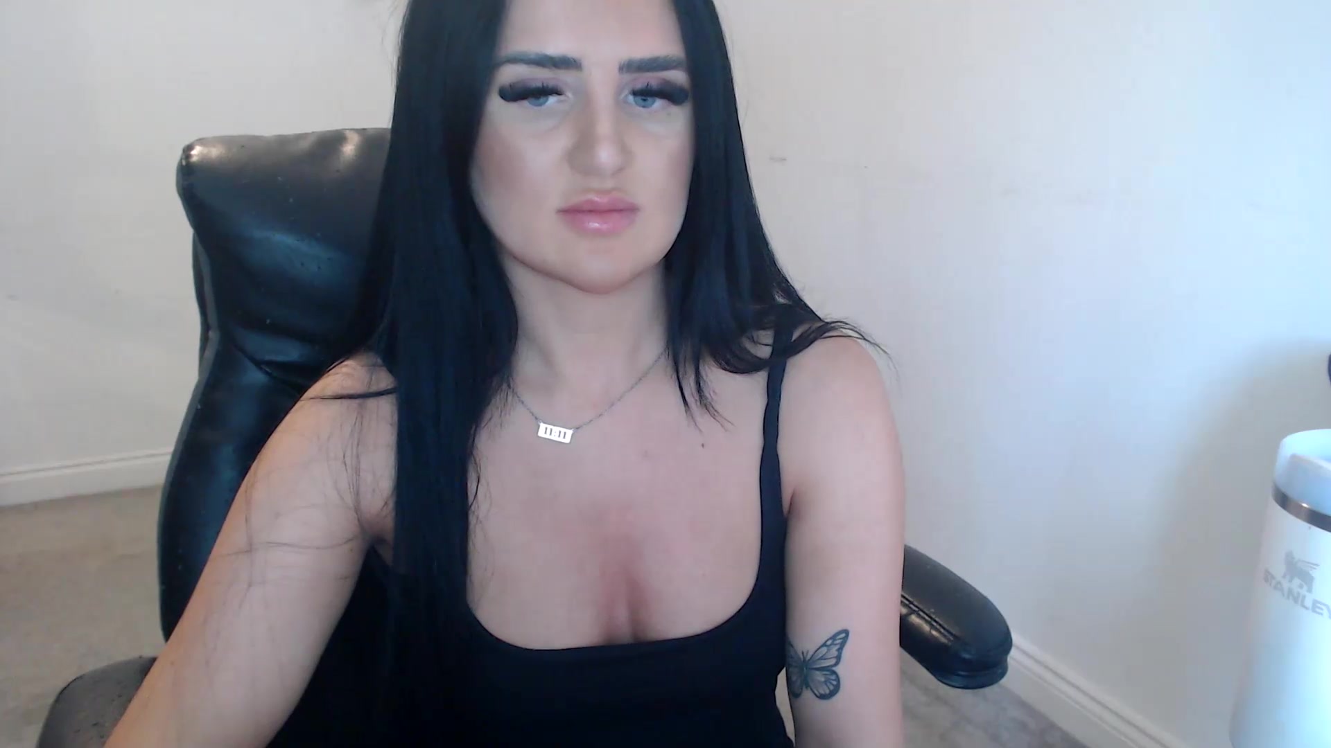 Gallery image thumbnail from Crystal_MFC's myfreecams stream on, 09/17/2026, 13:57 image 7 of 20