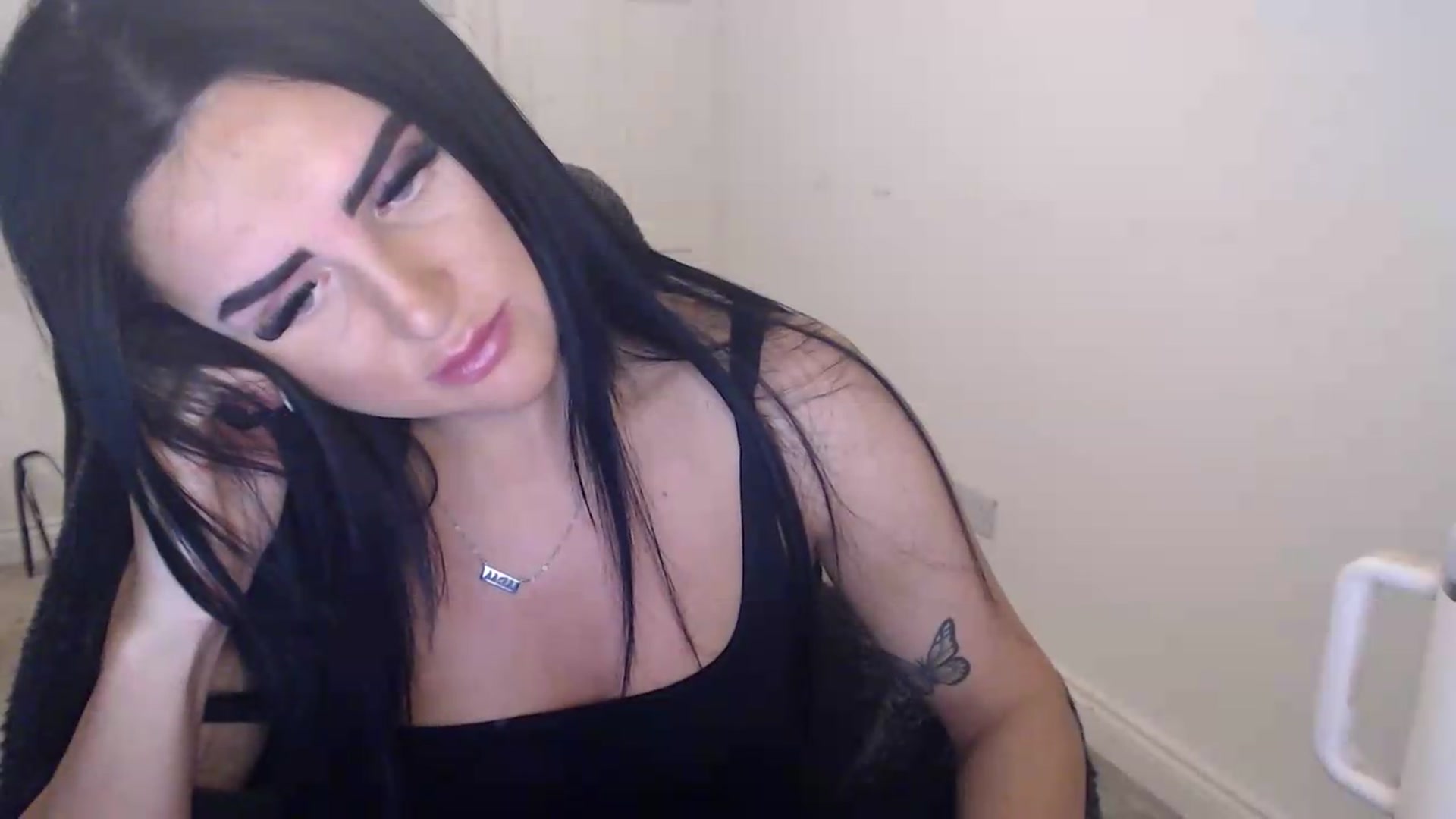 Gallery image thumbnail from Crystal_MFC's myfreecams stream on, 09/17/2026, 21:38 image 11 of 20
