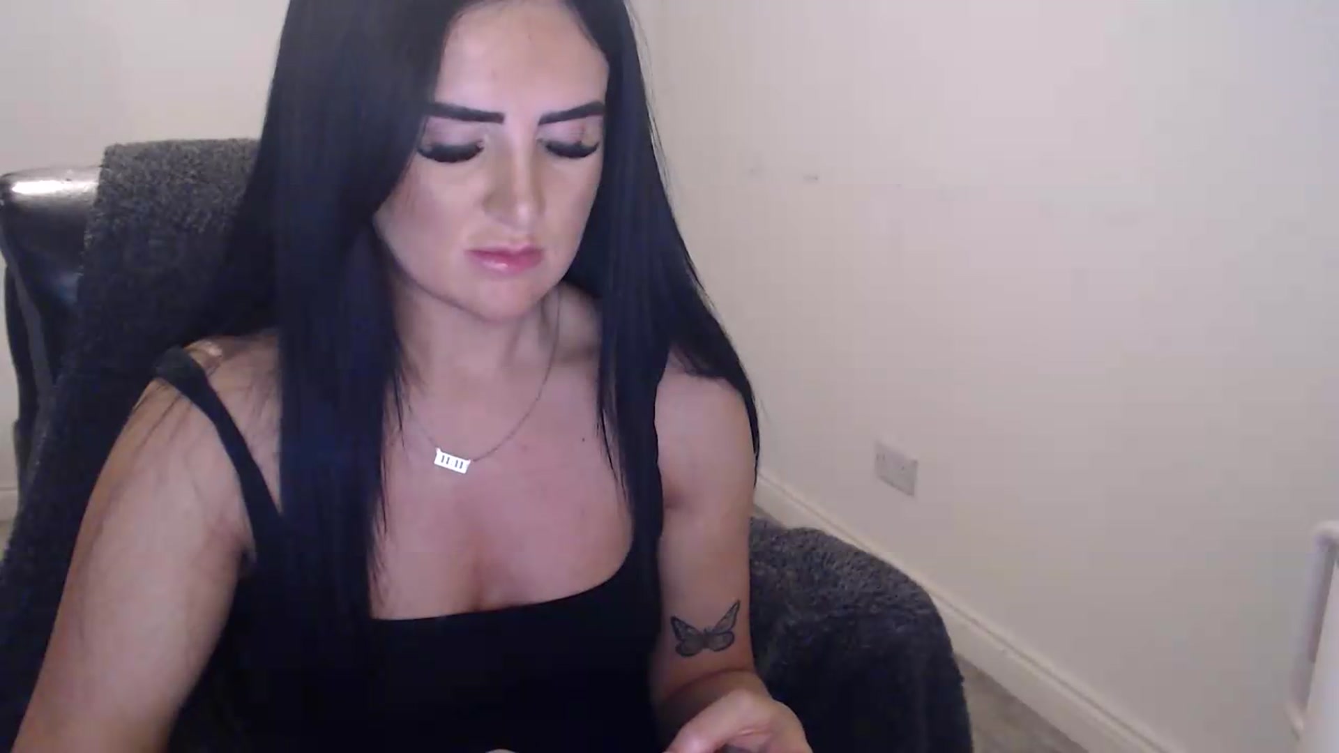 Gallery image thumbnail from Crystal_MFC's myfreecams stream on, 09/17/2026, 21:38 image 10 of 20
