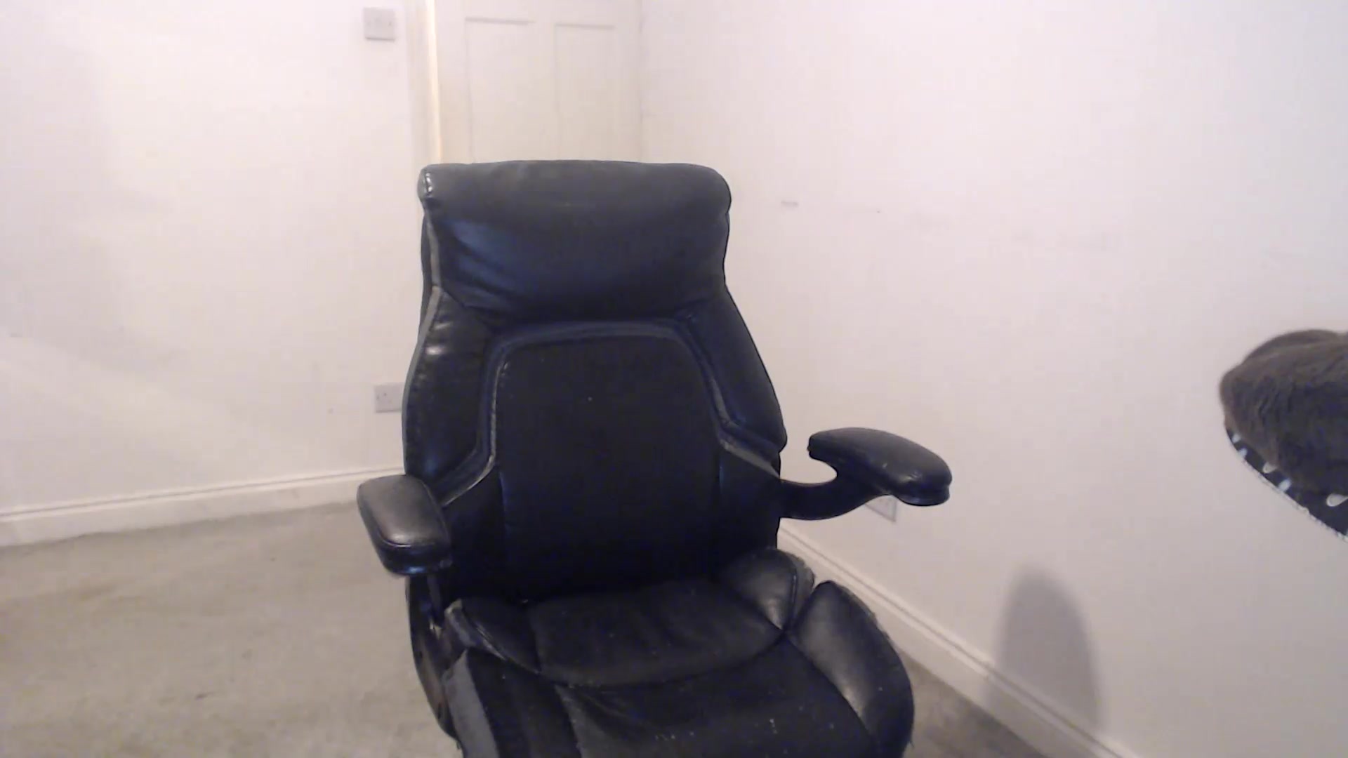Gallery image thumbnail from Crystal_MFC's myfreecams stream on, 09/18/2026, 22:37 image 3 of 20