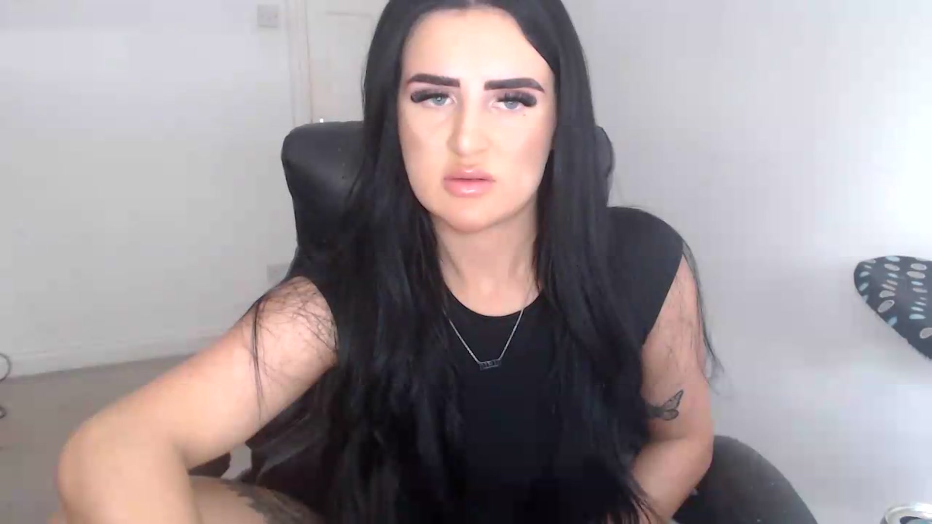 Gallery image thumbnail from Crystal_MFC's myfreecams stream on, 09/19/2026, 12:00 image 4 of 20