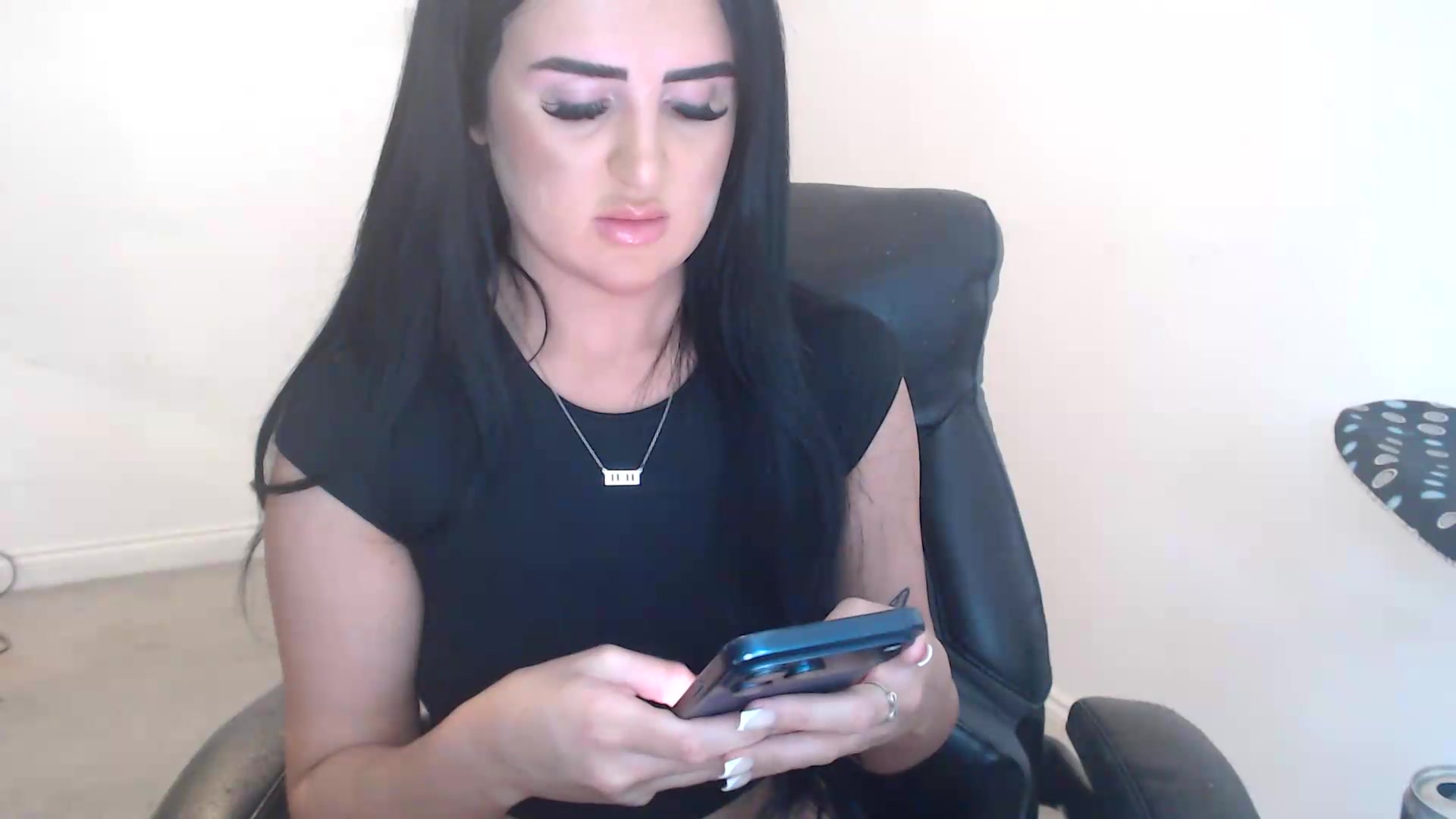 Gallery image thumbnail from Crystal_MFC's myfreecams stream on, 09/19/2026, 12:00 image 17 of 20