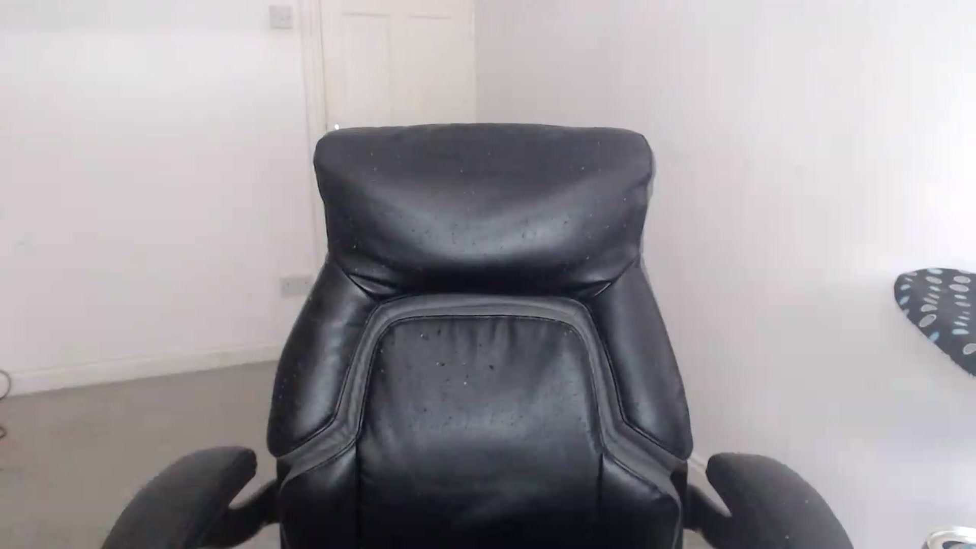 Gallery image thumbnail from Crystal_MFC's myfreecams stream on, 09/19/2026, 12:00 image 2 of 20