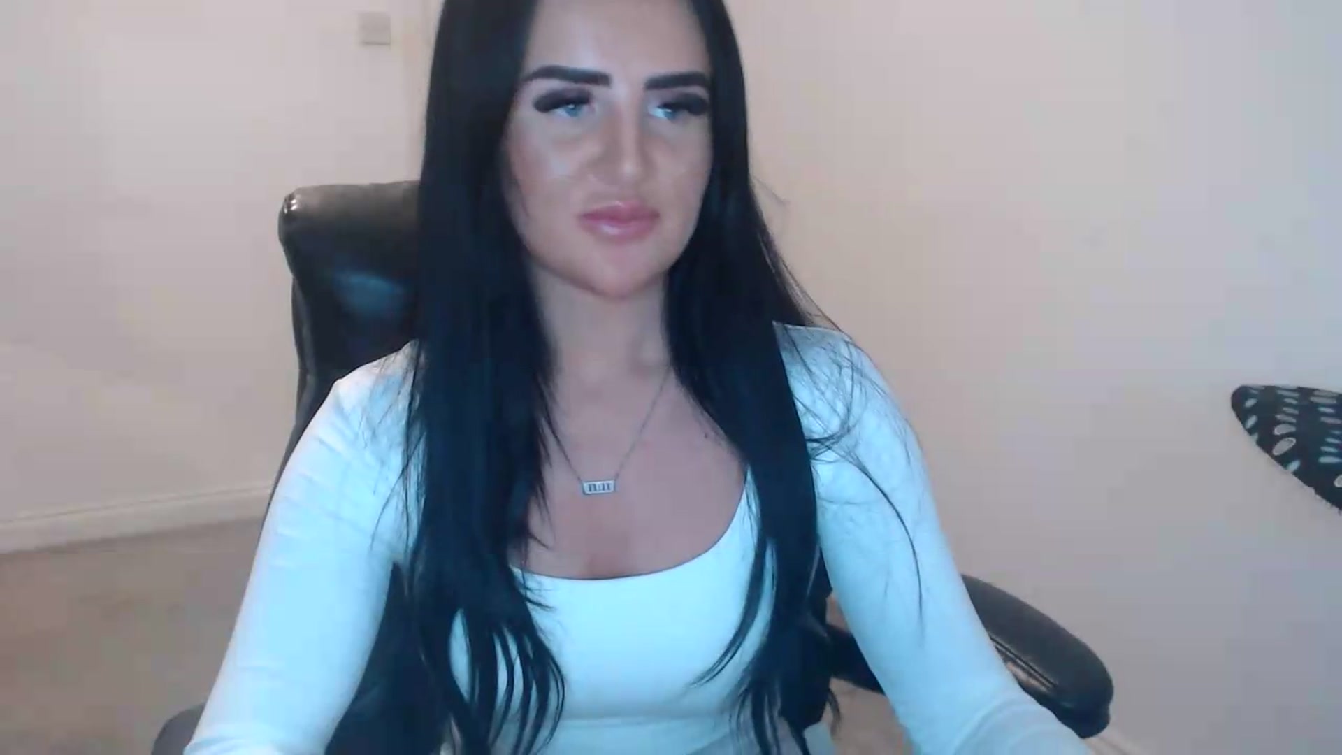 Gallery image thumbnail from Crystal_MFC's myfreecams stream on, 09/20/2026, 18:44 image 6 of 20