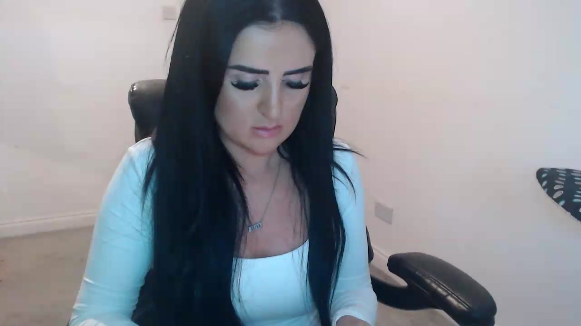 Gallery image thumbnail from Crystal_MFC's myfreecams stream on, 09/20/2026, 18:44 image 3 of 20