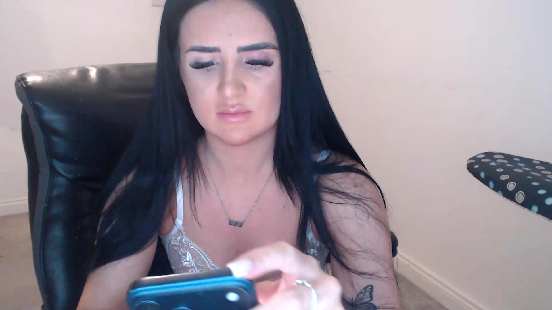 Gallery image thumbnail from Crystal_MFC's myfreecams stream on, 09/27/2026, 13:32 image 7 of 20