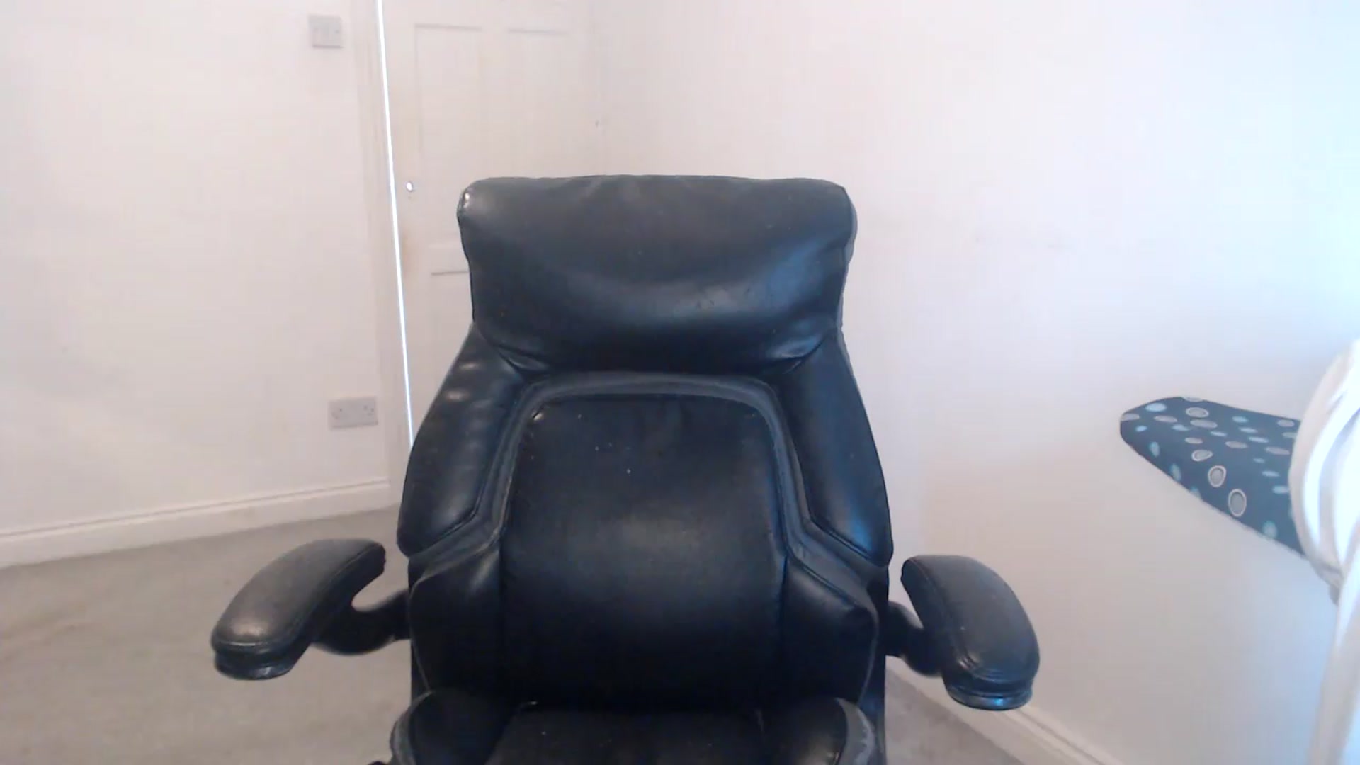 Gallery image thumbnail from Crystal_MFC's myfreecams stream on, 09/28/2026, 13:34 image 19 of 20