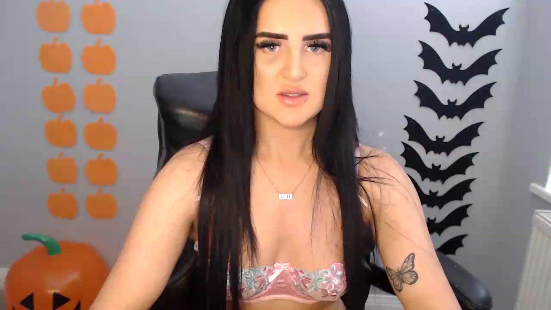 Gallery image thumbnail from Crystal_MFC's myfreecams stream on, 10/01/2026, 12:20 image 13 of 20
