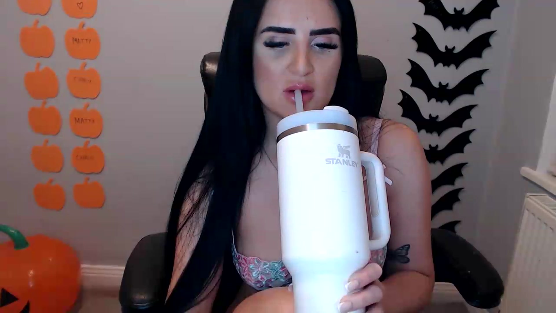 Gallery image thumbnail from Crystal_MFC's myfreecams stream on, 10/01/2026, 20:53 image 18 of 20