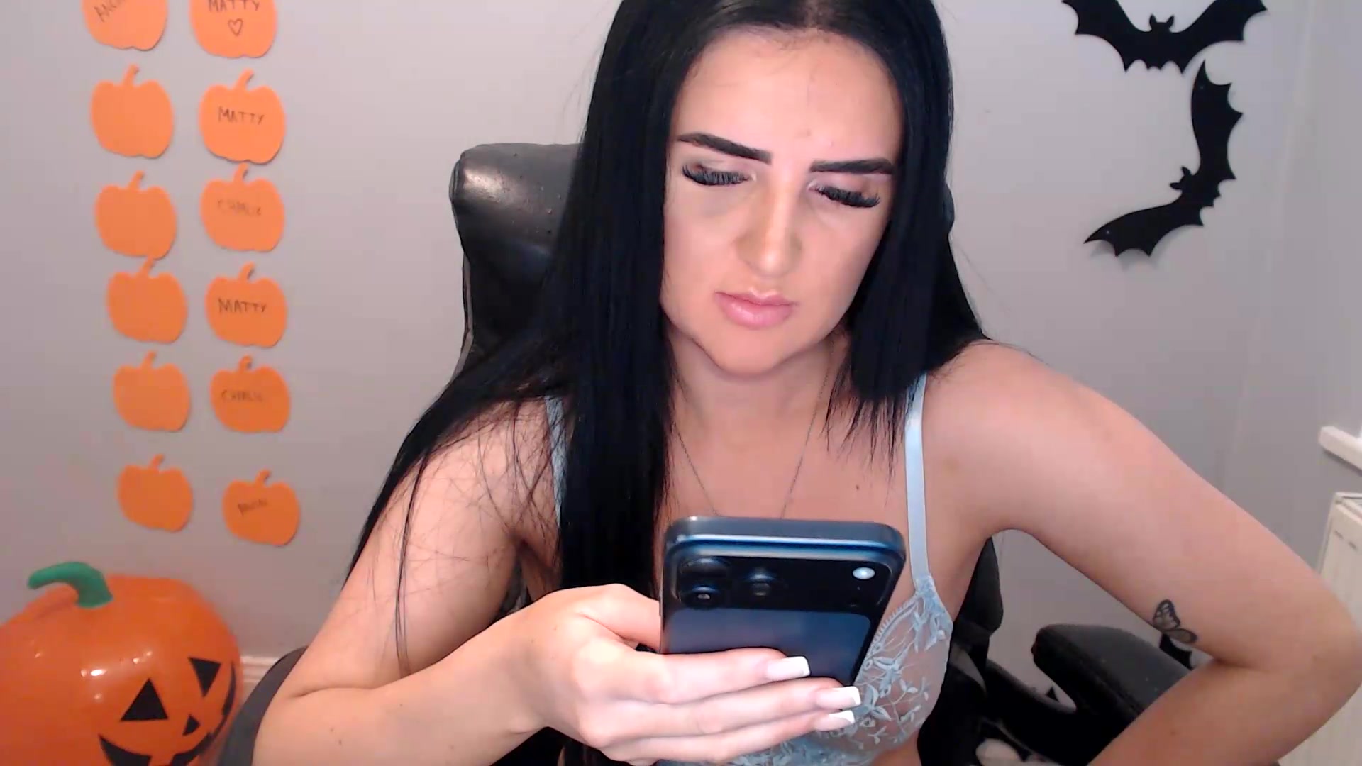 Gallery image thumbnail from Crystal_MFC's myfreecams stream on, 10/02/2026, 14:02 image 16 of 20