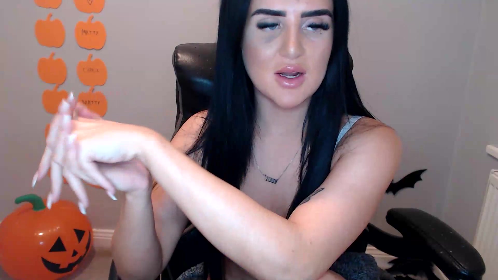 Gallery image thumbnail from Crystal_MFC's myfreecams stream on, 10/02/2026, 22:04 image 2 of 20
