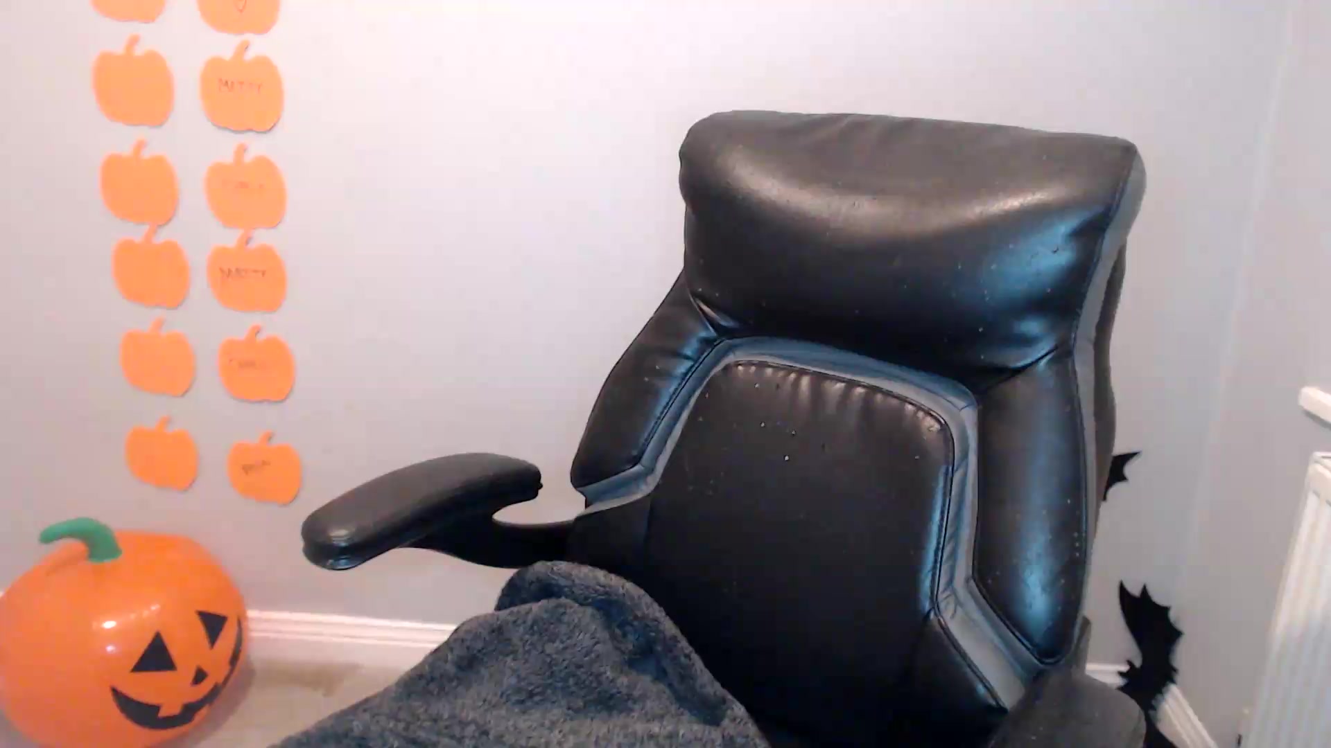 Gallery image thumbnail from Crystal_MFC's myfreecams stream on, 10/02/2026, 22:04 image 6 of 20