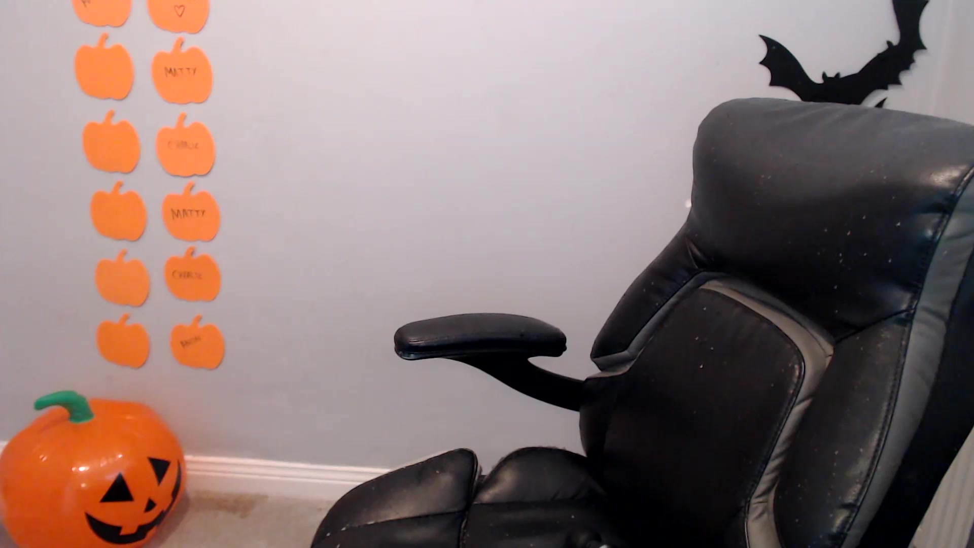 Gallery image thumbnail from Crystal_MFC's myfreecams stream on, 10/03/2026, 13:10 image 9 of 20