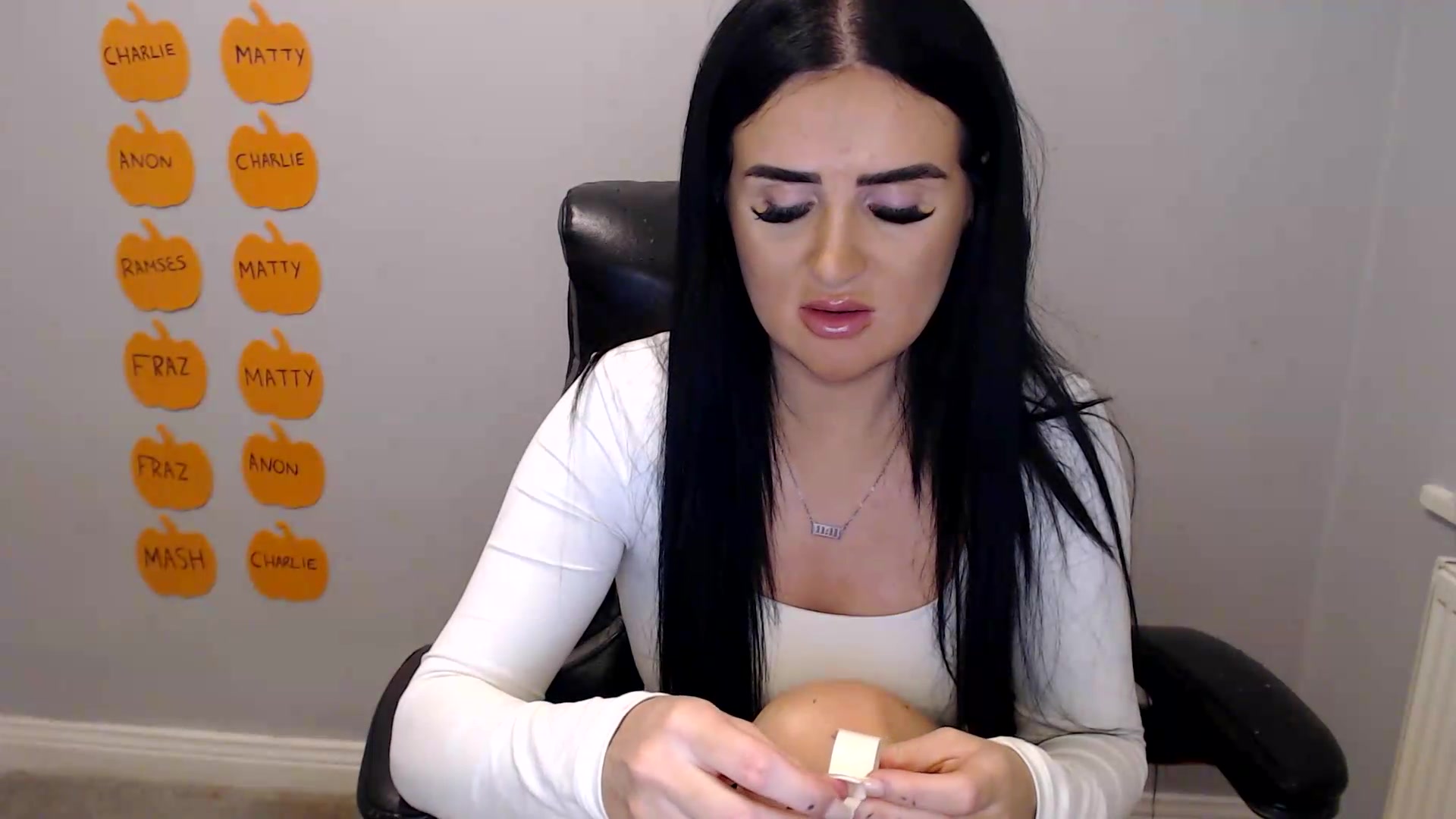 Gallery image thumbnail from Crystal_MFC's myfreecams stream on, 10/03/2026, 21:43 image 18 of 20