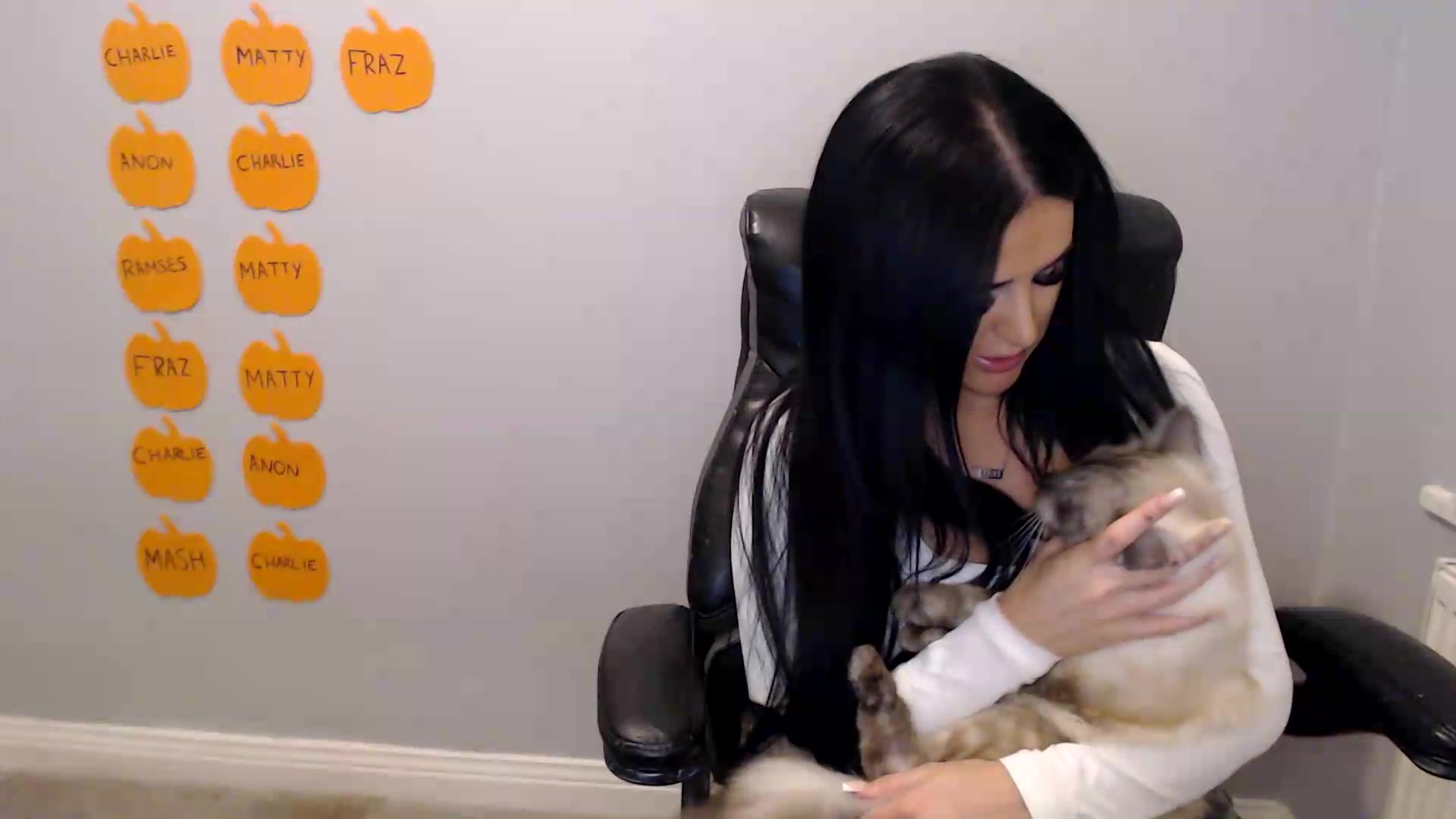 Gallery image thumbnail from Crystal_MFC's myfreecams stream on, 10/03/2026, 22:10 image 18 of 20