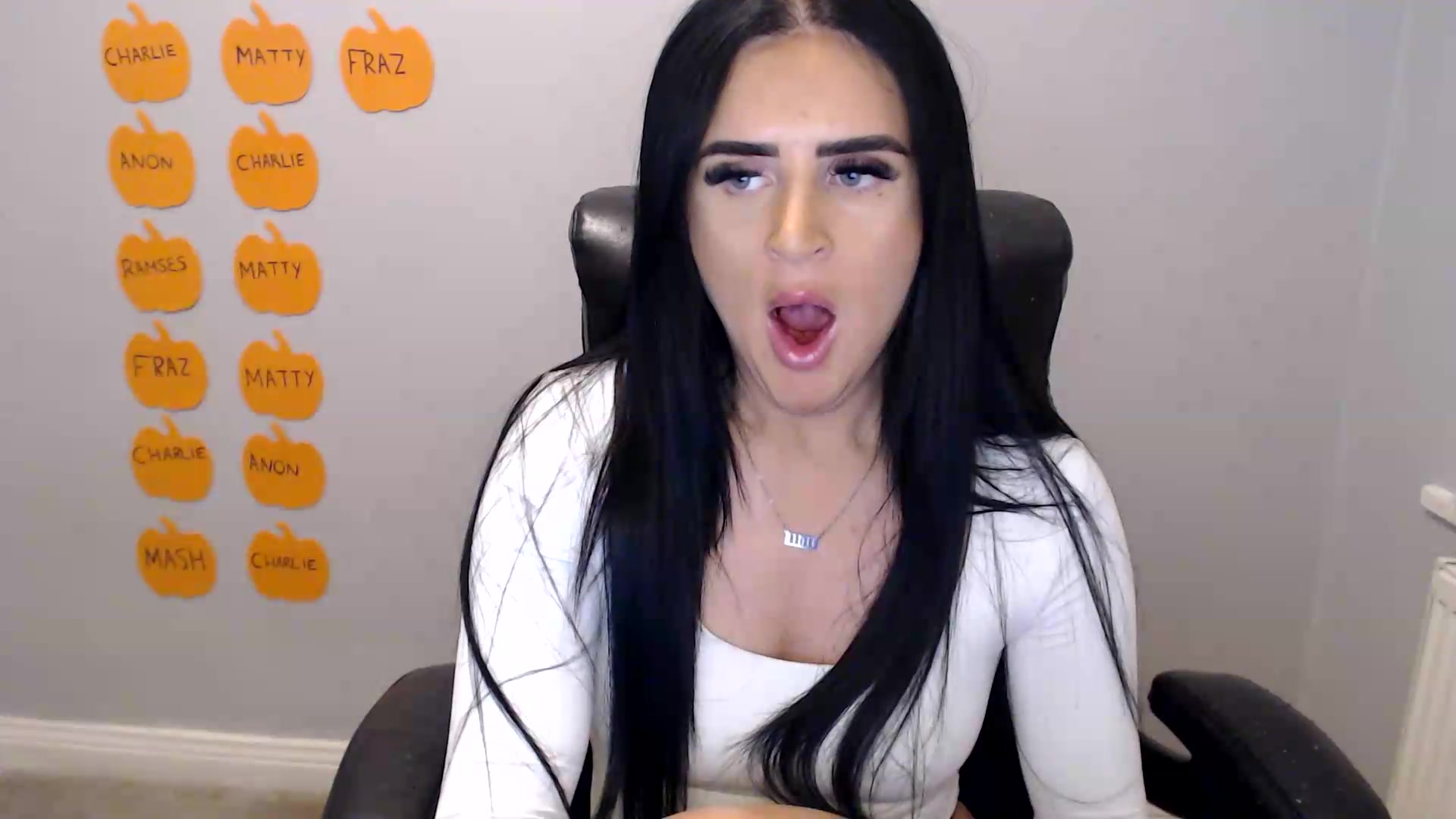 Gallery image thumbnail from Crystal_MFC's myfreecams stream on, 10/03/2026, 22:10 image 15 of 20