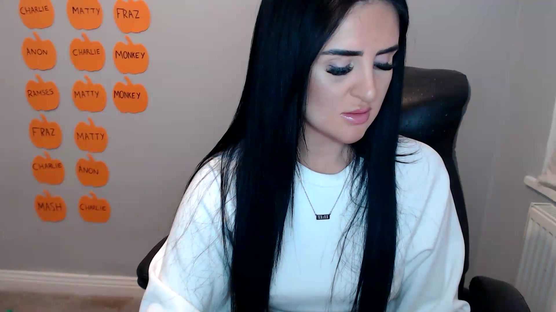 Gallery image thumbnail from Crystal_MFC's myfreecams stream on, 10/04/2026, 14:45 image 14 of 20