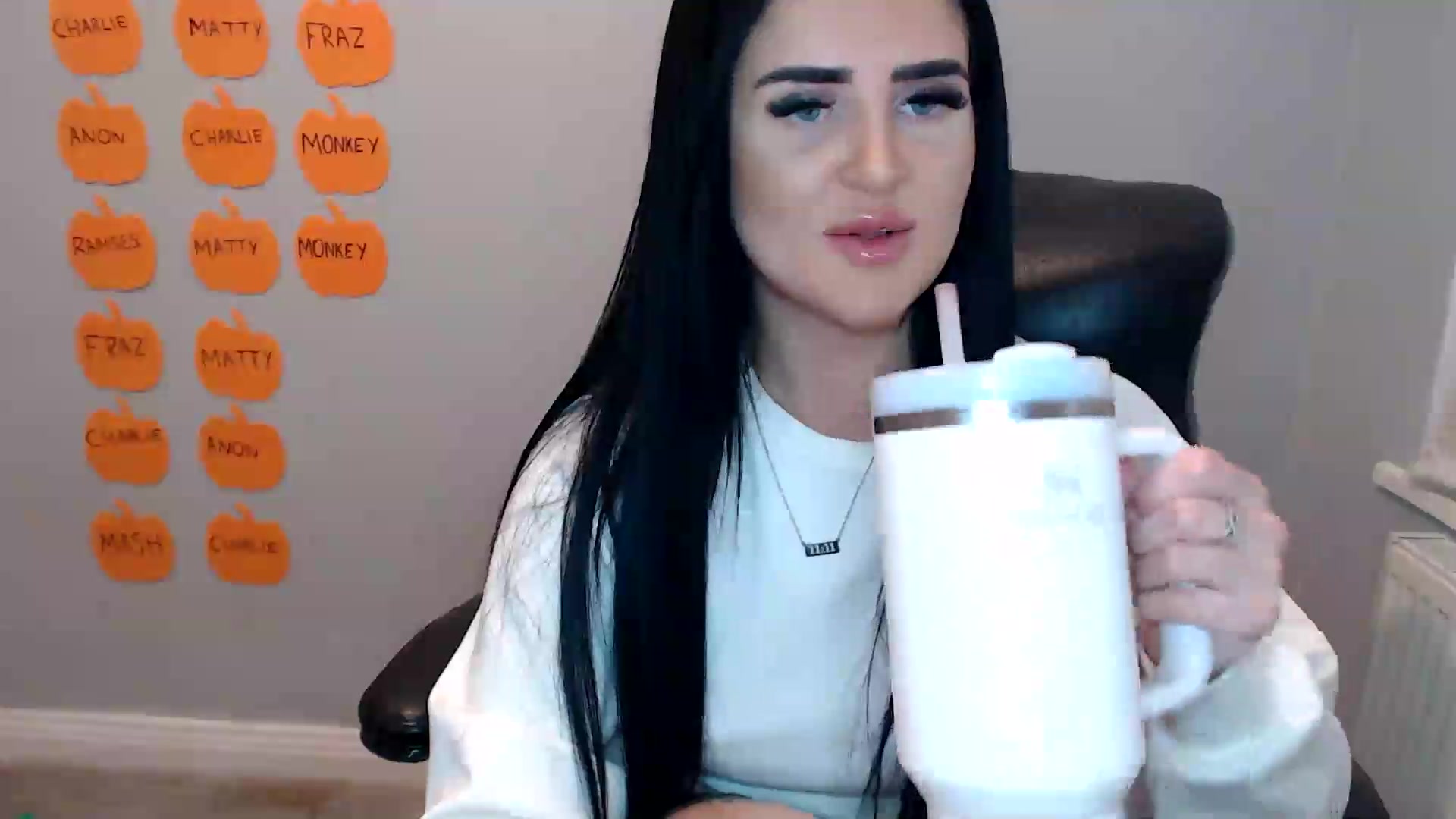 Gallery image thumbnail from Crystal_MFC's myfreecams stream on, 10/04/2026, 14:45 image 13 of 20