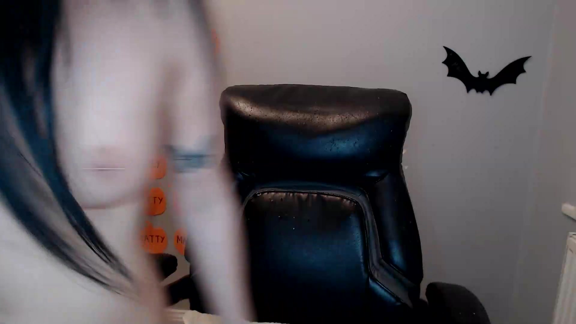 Gallery image thumbnail from Crystal_MFC's myfreecams stream on, 10/04/2026, 16:32 image 12 of 20